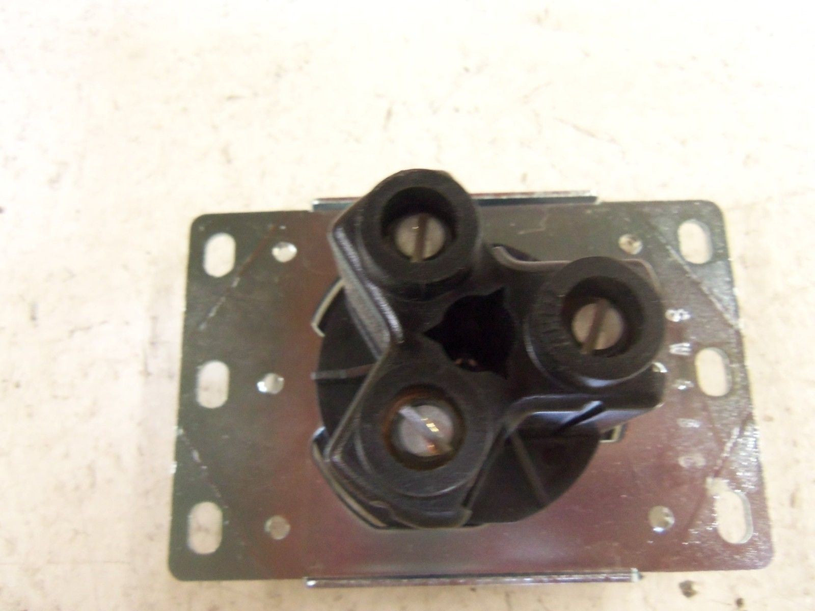 PASS & SEYMOUR 3890 RANGE RECEPTACLE *NEW IN BOX*