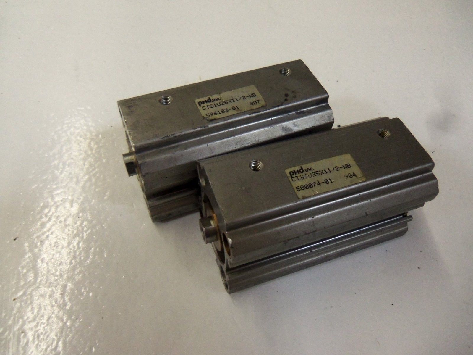 LOT OF 2 PHD CTS1U25X11/2-WB *USED*
