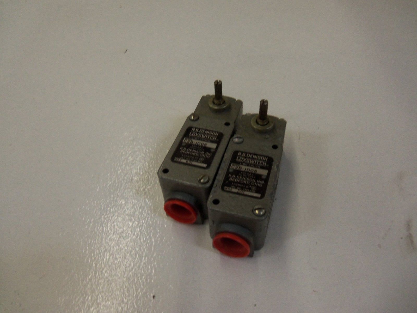 LOT OF 2 R.B. DENISON LOX SWITCH C2B-JD05 *USED*
