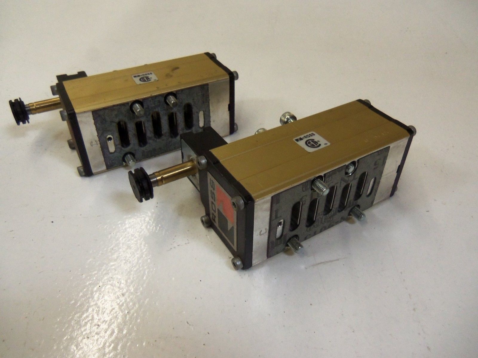 LOT OF 2 ROSS W6076B3401 *AS IS*