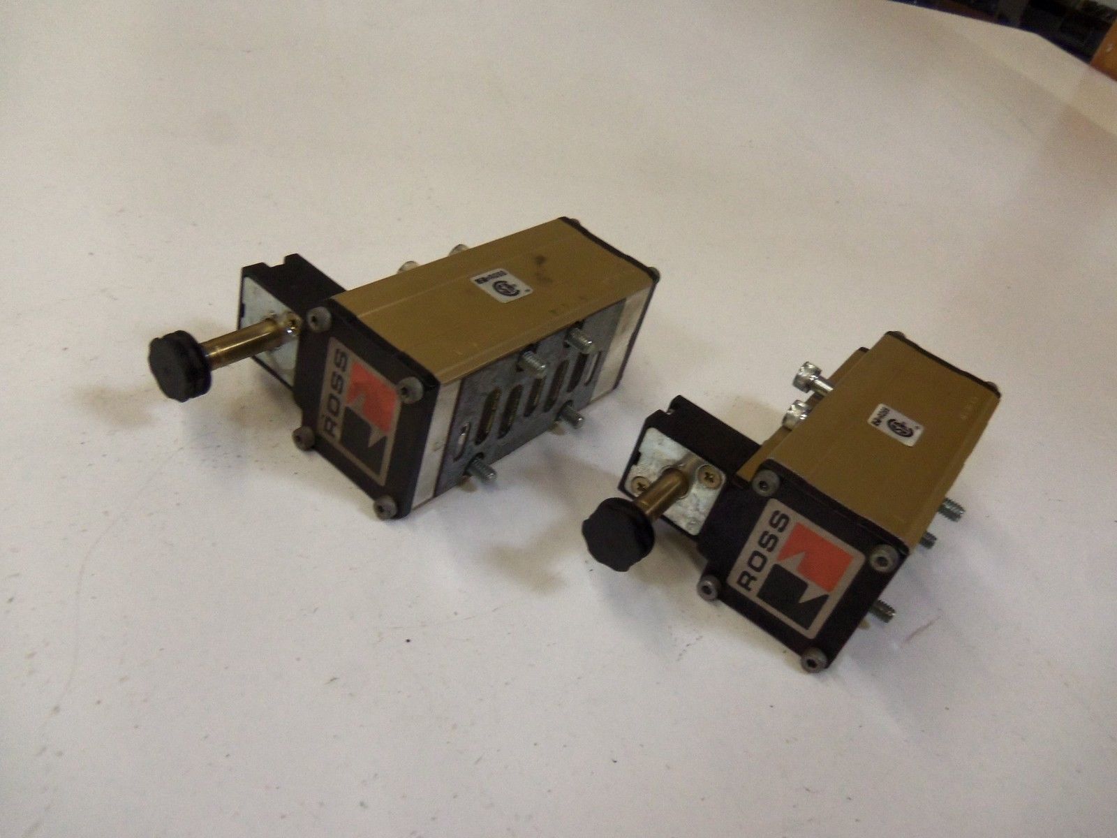 LOT OF 2 ROSS W6076B3401 *AS IS*