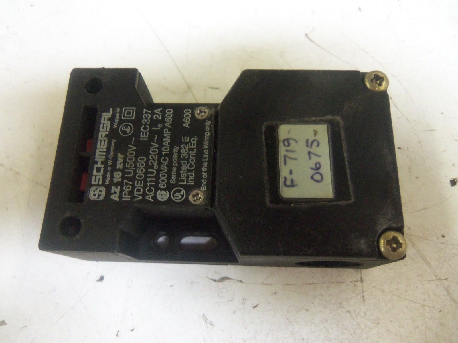 SCHMERSAL AZ16ZVR SAFETY INTERLOCK SWITCH *USED*