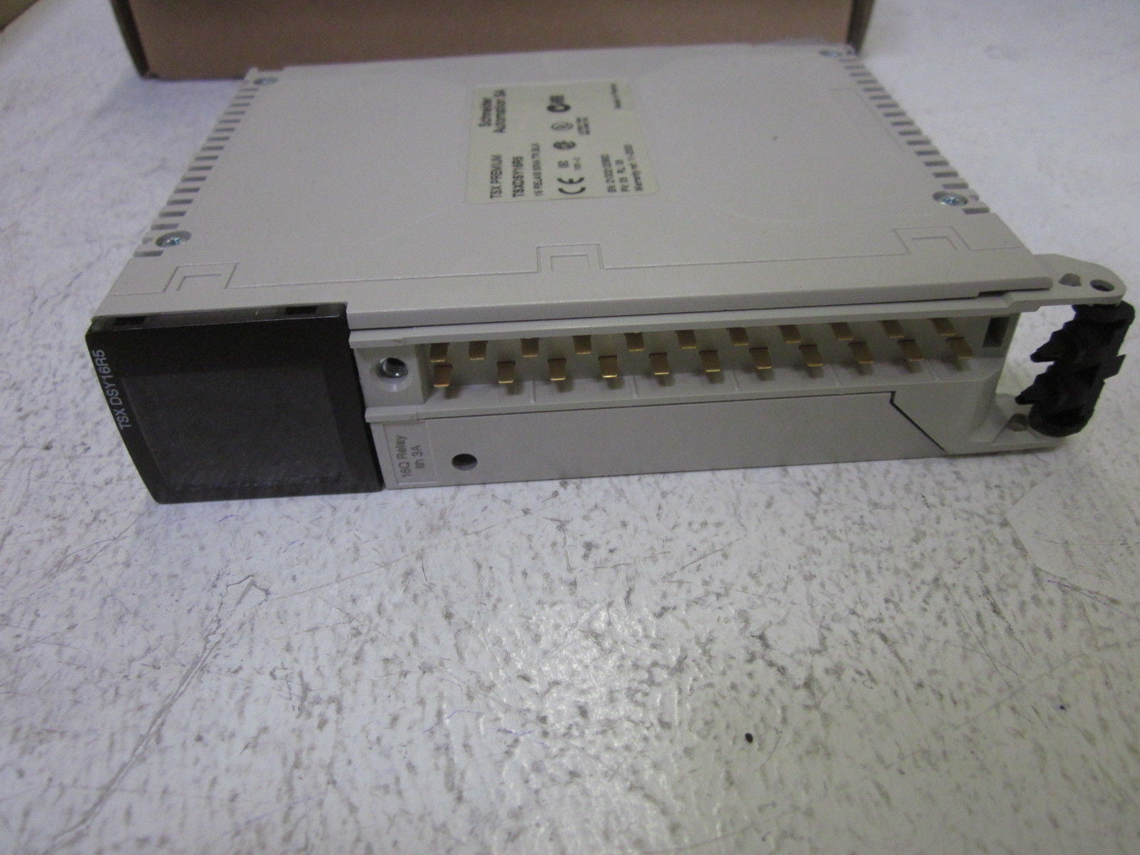 LOT OF 2 SCHNEIDER AUTOMATION TSXDSY16RS5 16 RELAY *NEW IN BOX*