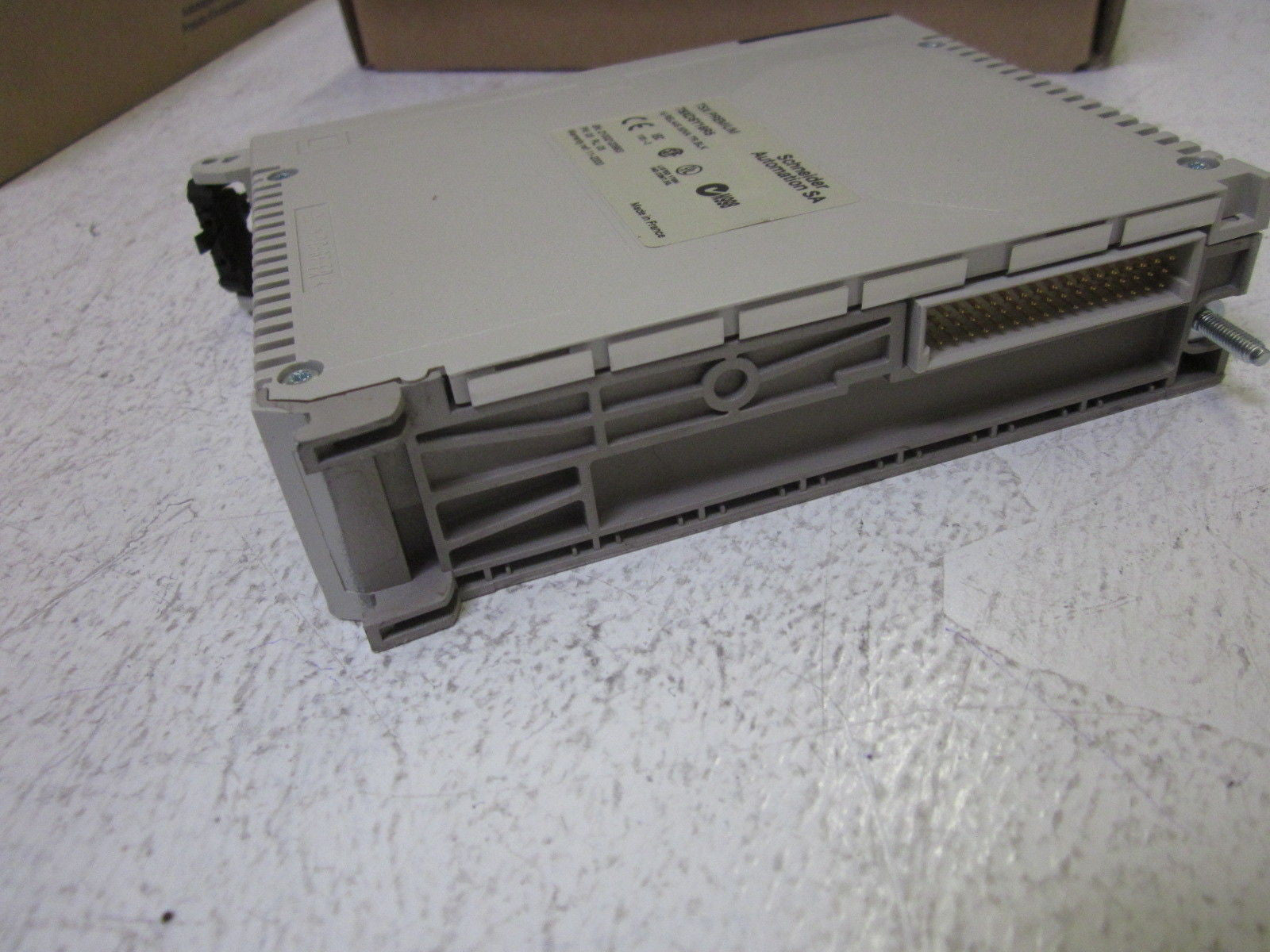 LOT OF 2 SCHNEIDER AUTOMATION TSXDSY16RS5 16 RELAY *NEW IN BOX*