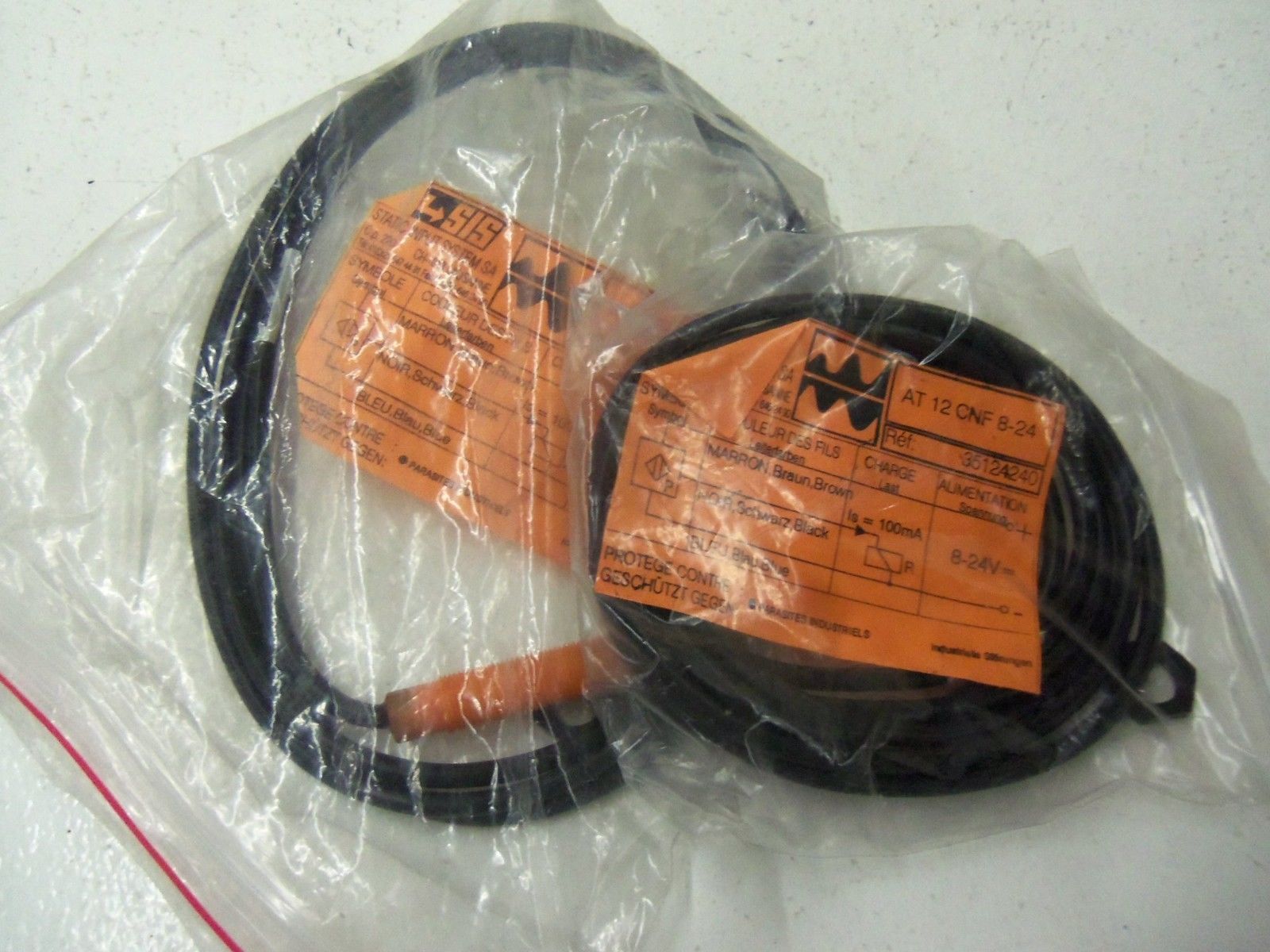 LOT OF 2 SIS AT12CNF8-24 *NEW IN BAG*