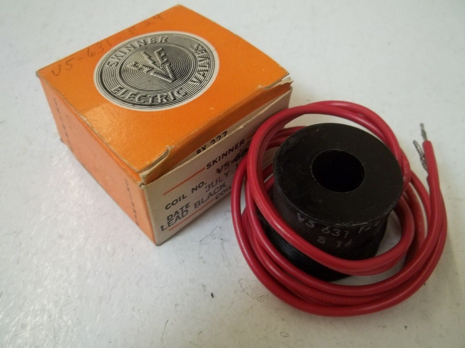 LOT OF 2 SKINNER V5-631-F24 S24 COIL *NEW IN BOX*