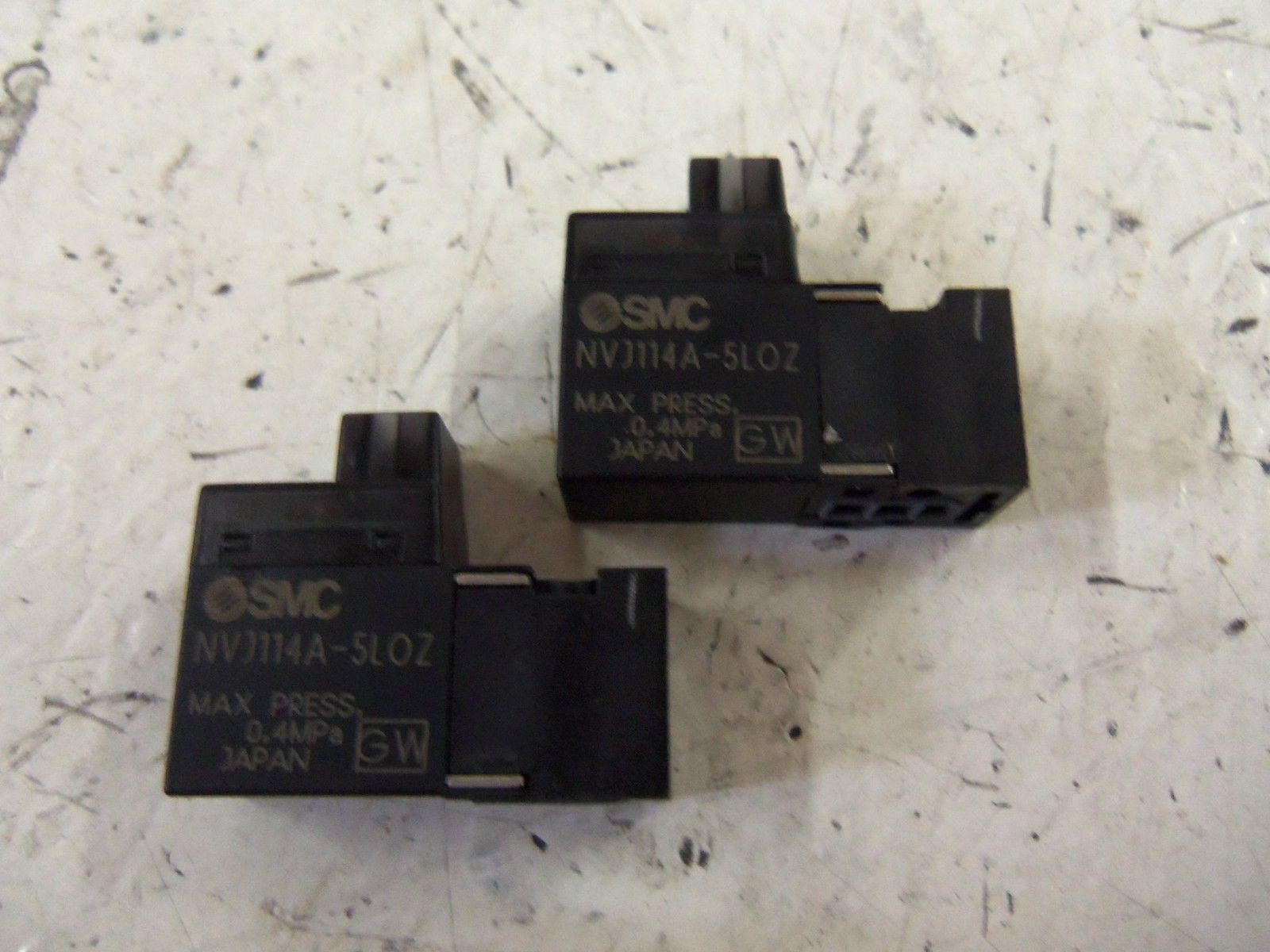 LOT OF 2 SMC NVJ114A-5LOZ VALVE *NEW NO BOX*