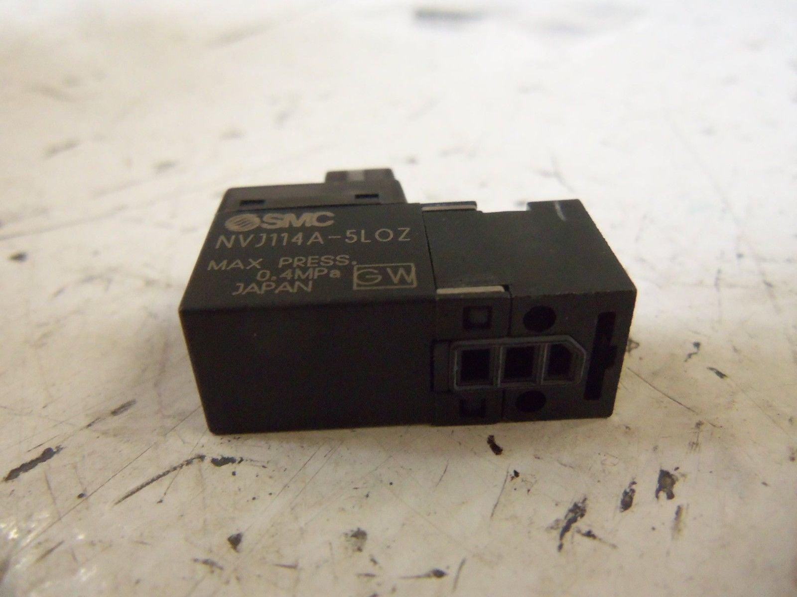 LOT OF 2 SMC NVJ114A-5LOZ VALVE *NEW NO BOX*