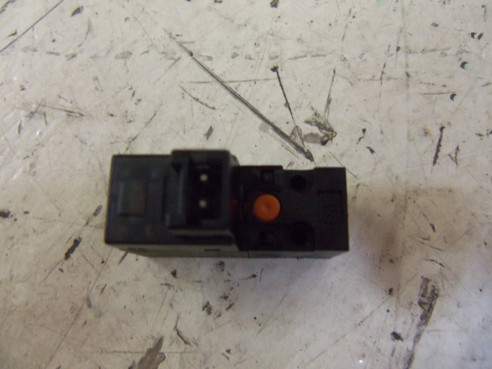 LOT OF 2 SMC NVJ114A-5LOZ VALVE *NEW NO BOX*