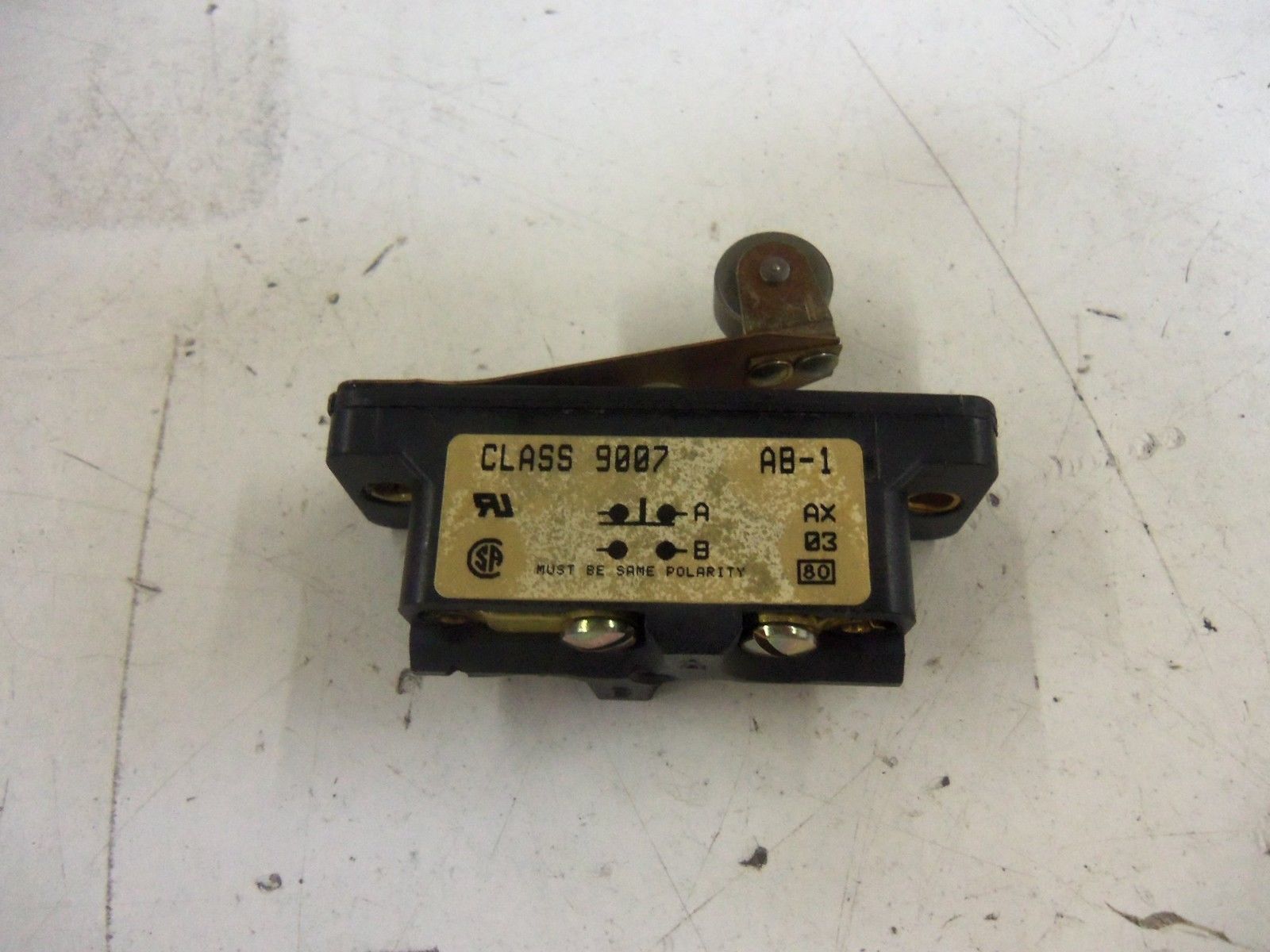 LOT OF 2 SQUARE D 9007-AB-1 SNAP SWITCH *NEW NO BOX*