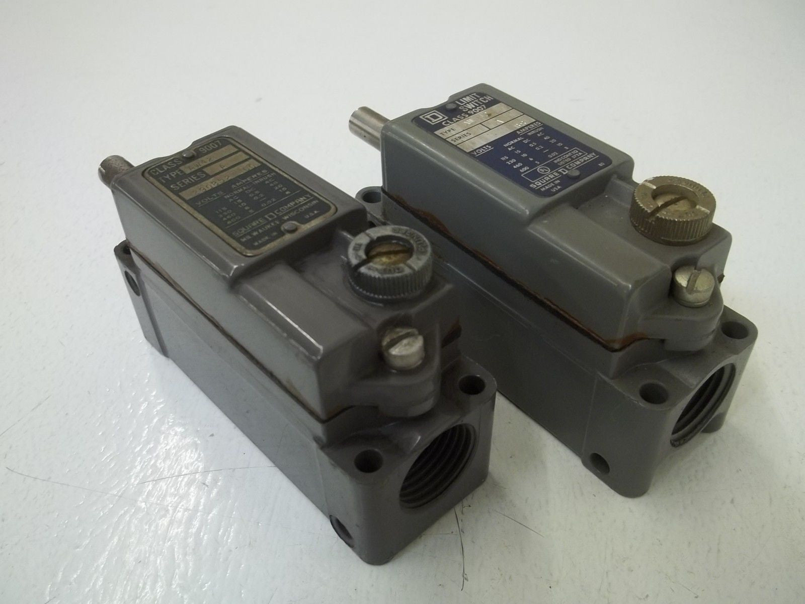 LOT OF 2 SQUARE D 9007-AW42 *USED*