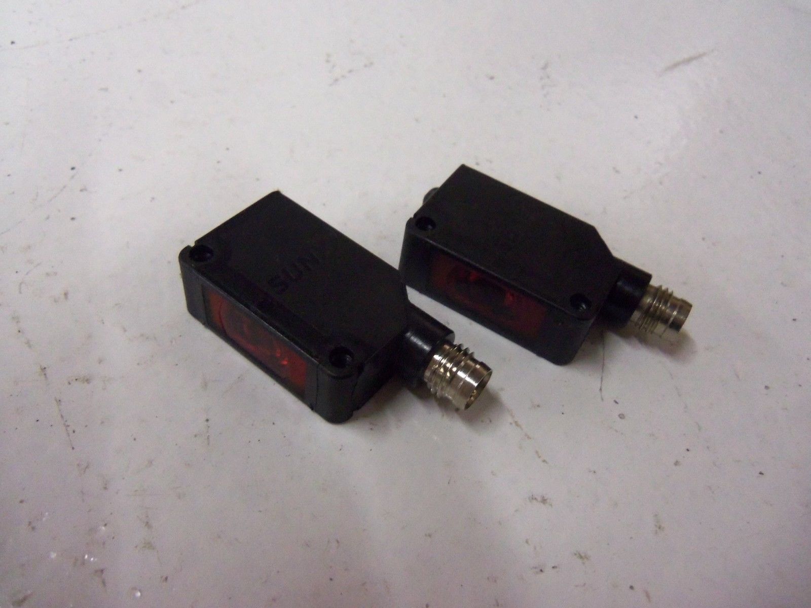 LOT OF 2 SUNX CX-411E-Z *USED*