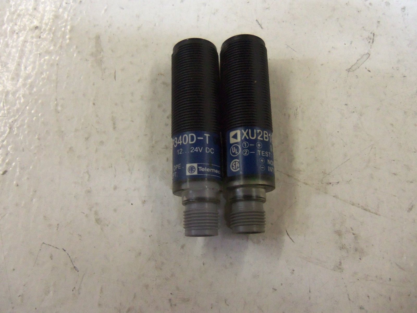 LOT OF 2 TELEMECANIQUE XU2B18KP340D-T *USED*