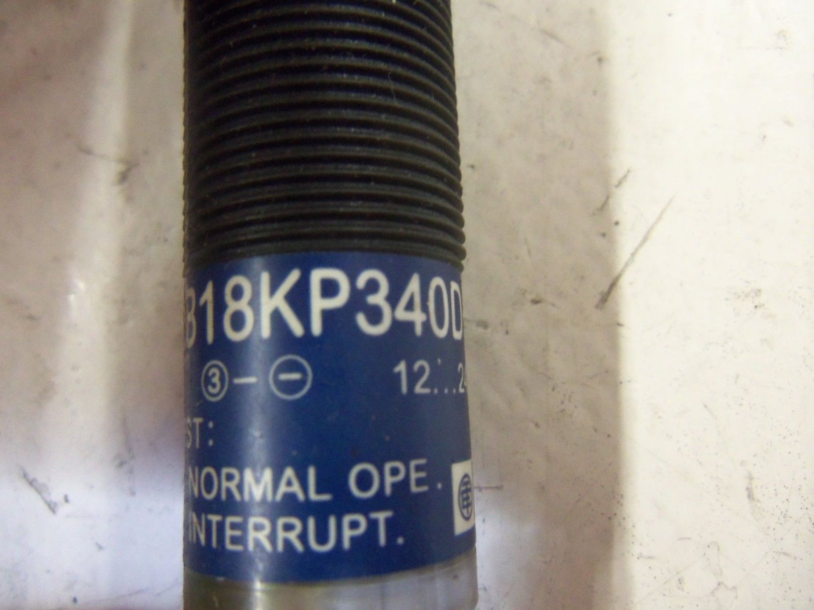 LOT OF 2 TELEMECANIQUE XU2B18KP340D-T *USED*