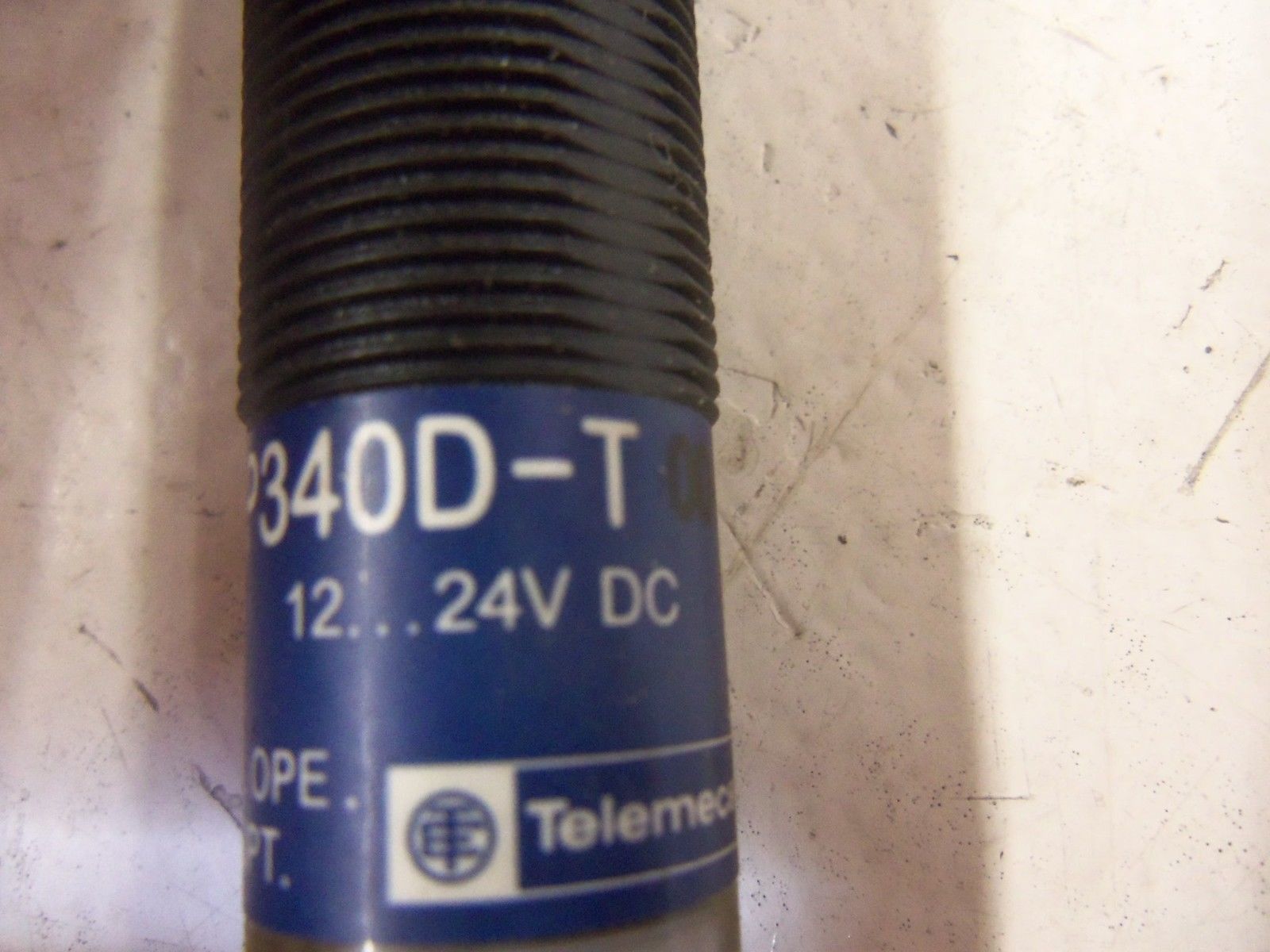LOT OF 2 TELEMECANIQUE XU2B18KP340D-T *USED*