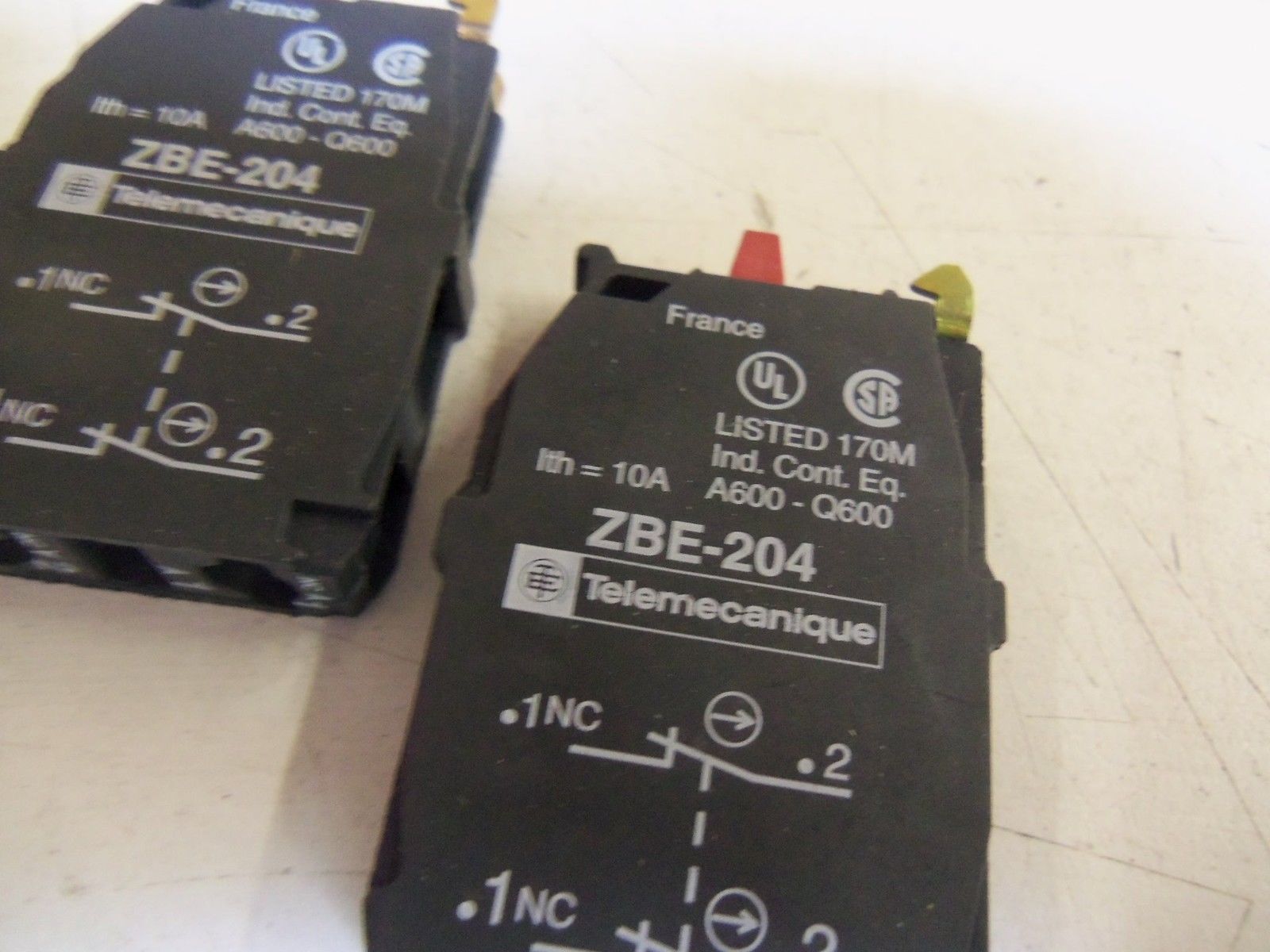 LOT OF 2 TELEMECANIQUE ZBE-204 *NEW NO BOX*