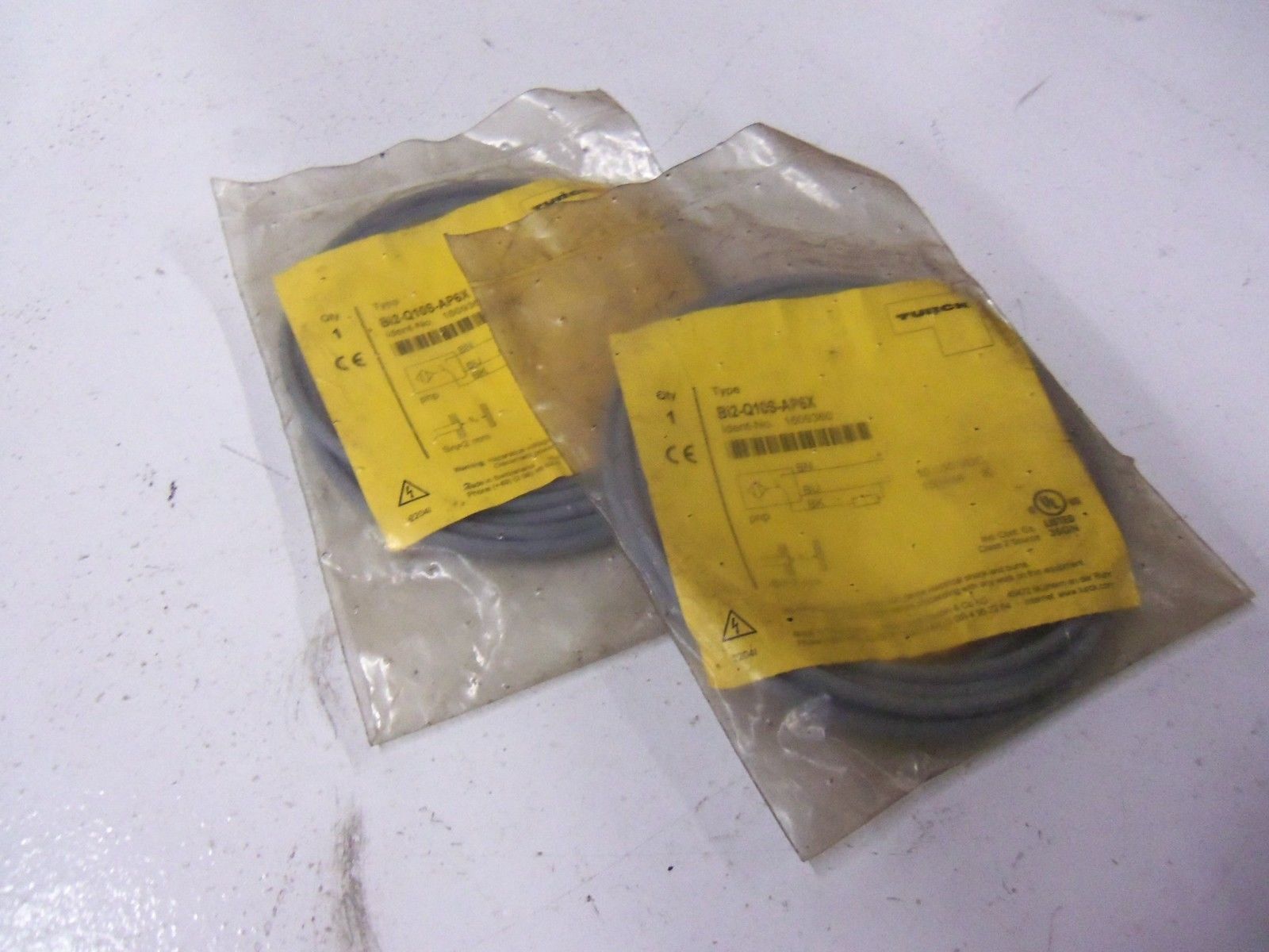LOT OF 2  TURCK Bi2-Q10S-AP6X *NEW IN BAG*