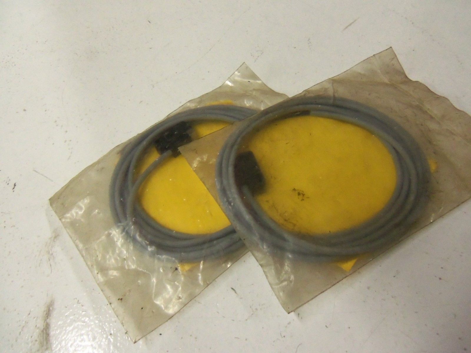LOT OF 2  TURCK Bi2-Q10S-AP6X *NEW IN BAG*