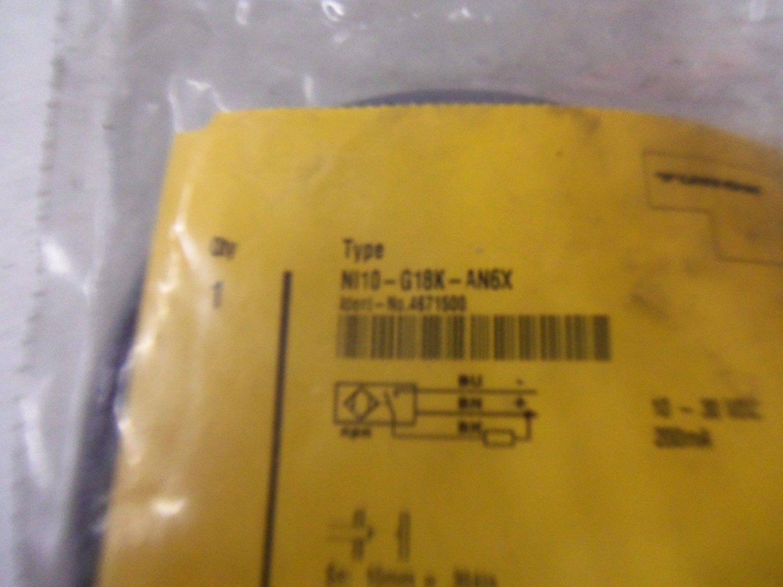 LOT OF 2 TURCK NI10-G18K-AN6X  *NEW IN BAG*