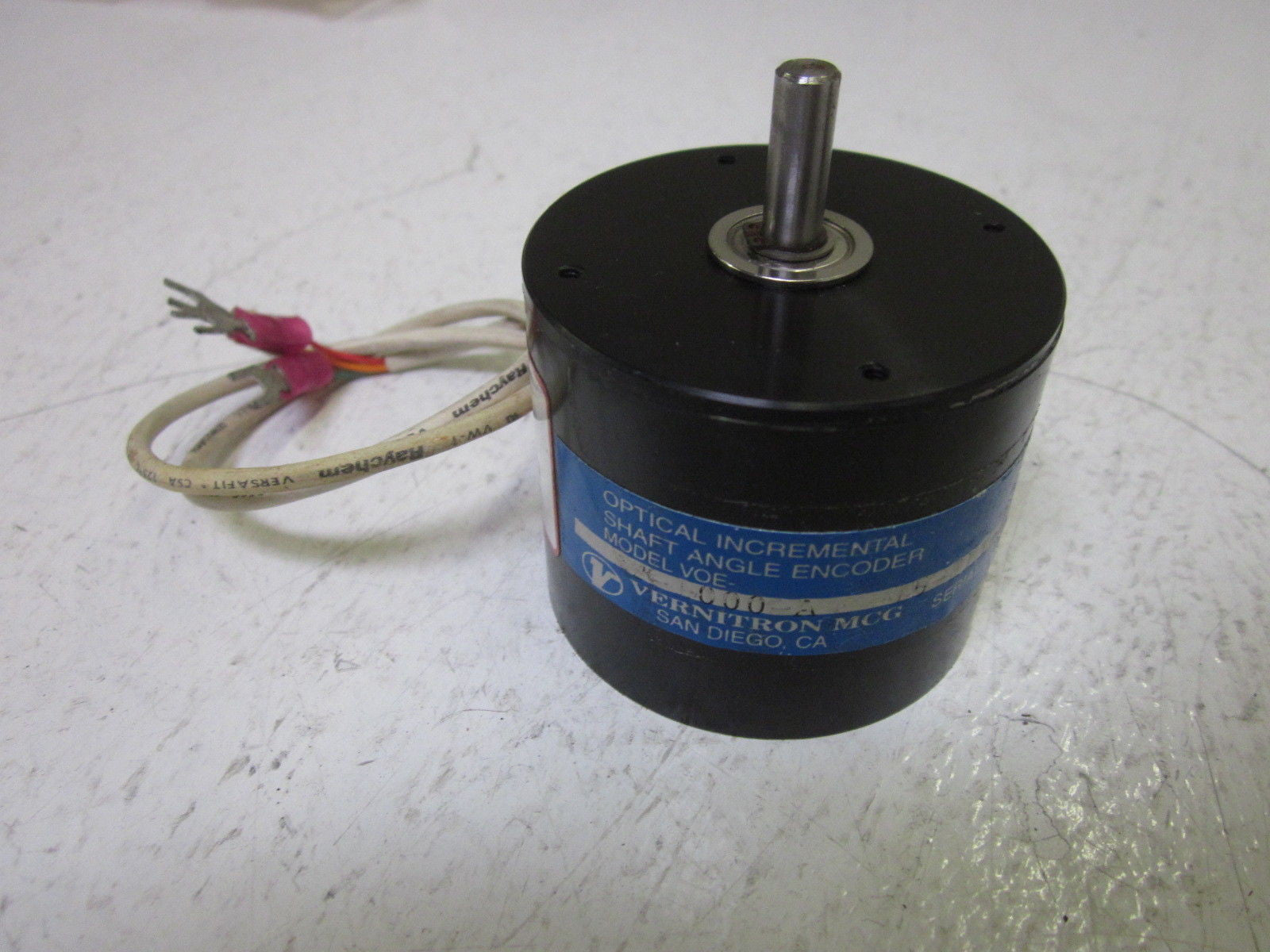 LOT OF 2 VERNITRON 23-1000-A-15-ILI-1713 *USED*