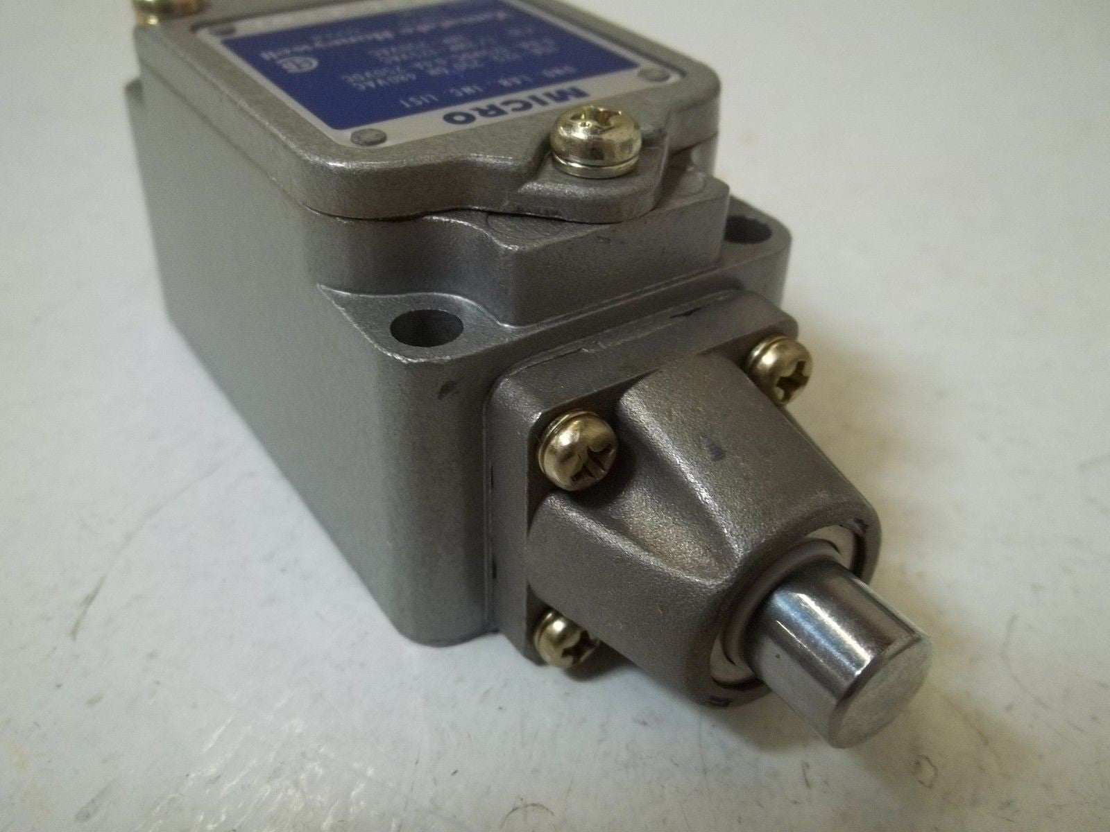 LOT OF 2 YAMATAKE  2LS1-J *NEW NO BOX*
