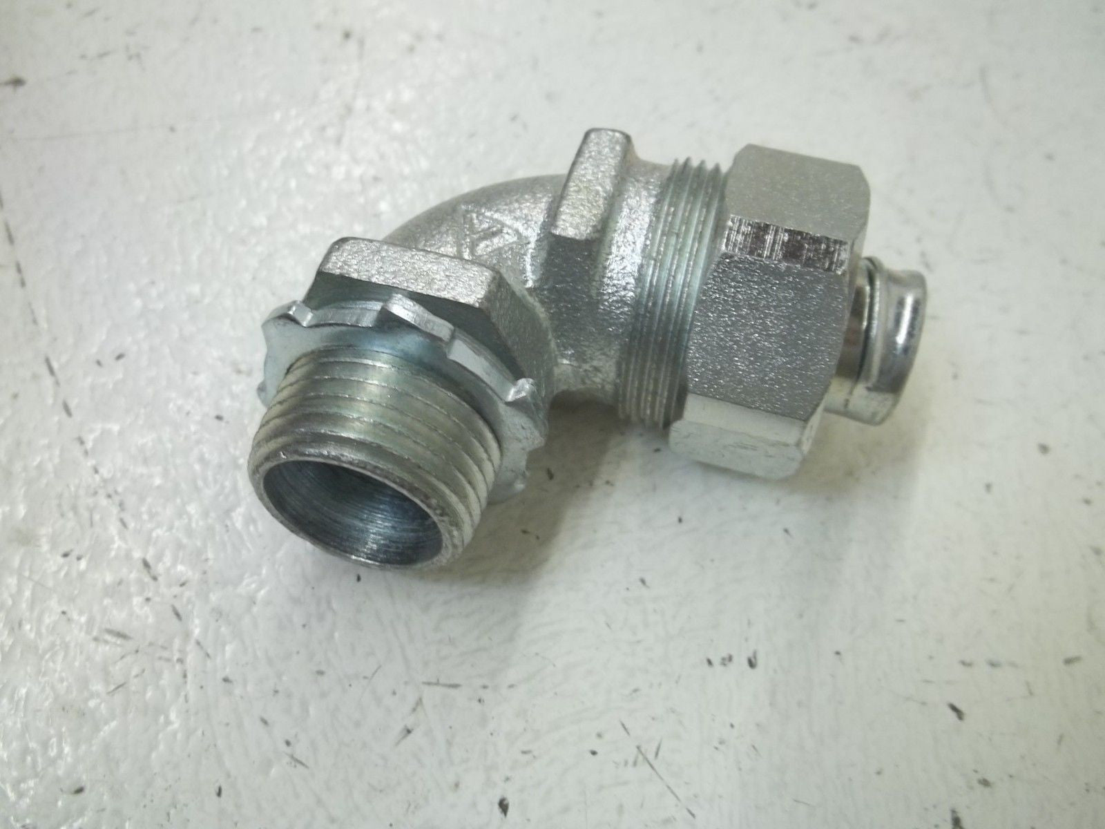 LOT OF 30 APPLETON ST-9050 1/2" MALL IRON ST CONNECTOR-90 *NEW IN BOX*