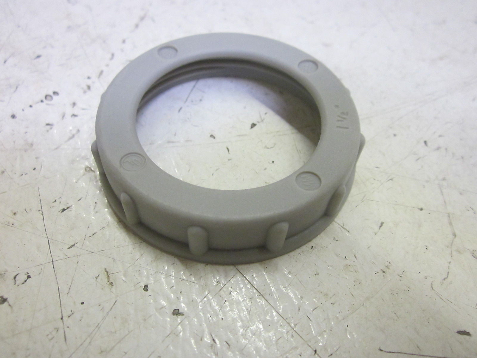 LOT OF 30 CROUSE-HINDS 935 PLASTIC INSULATING BUSHING *NEW IN BOX*