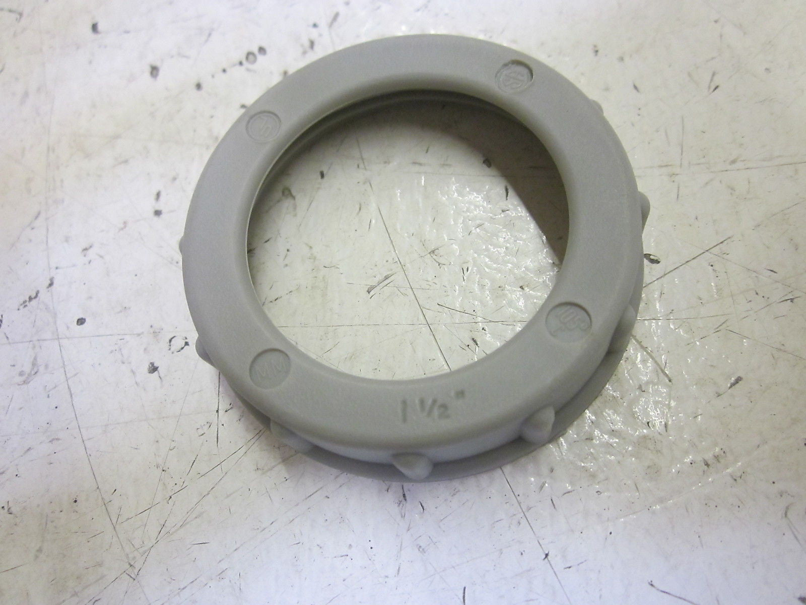 LOT OF 30 CROUSE-HINDS 935 PLASTIC INSULATING BUSHING *NEW IN BOX*