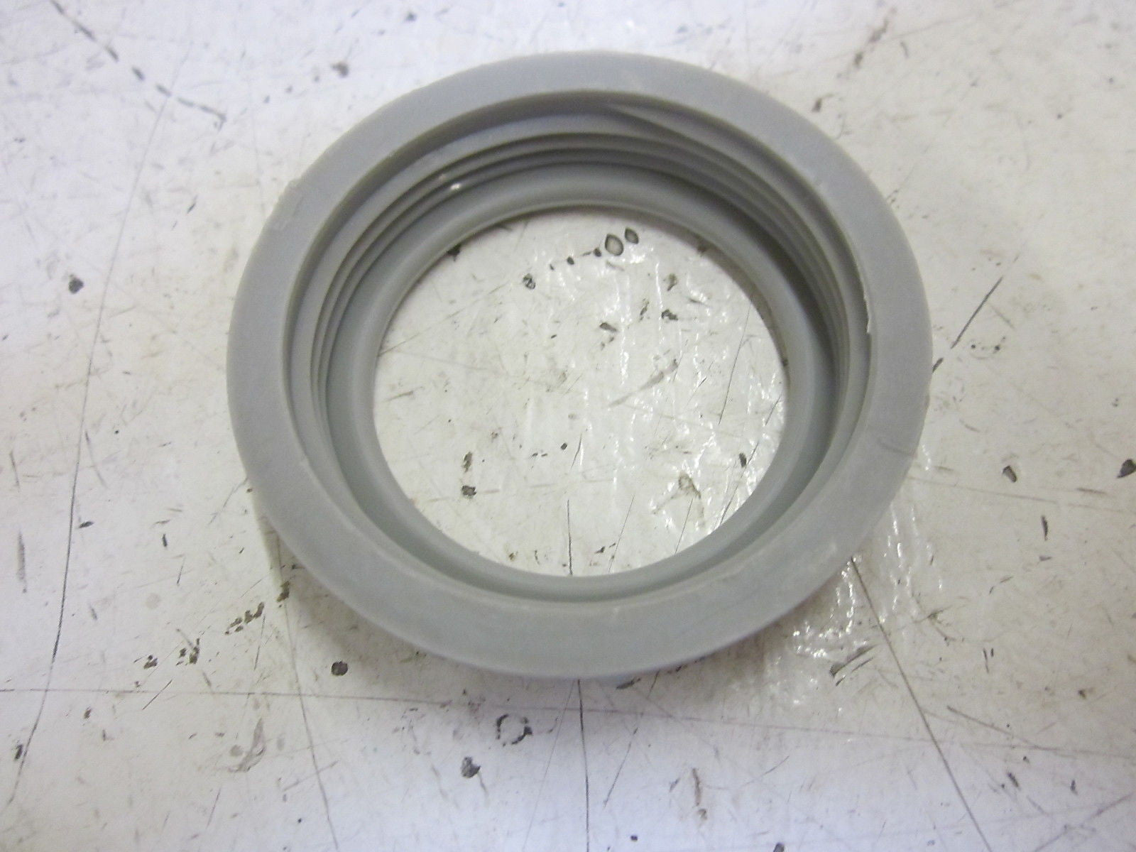 LOT OF 30 CROUSE-HINDS 935 PLASTIC INSULATING BUSHING *NEW IN BOX*