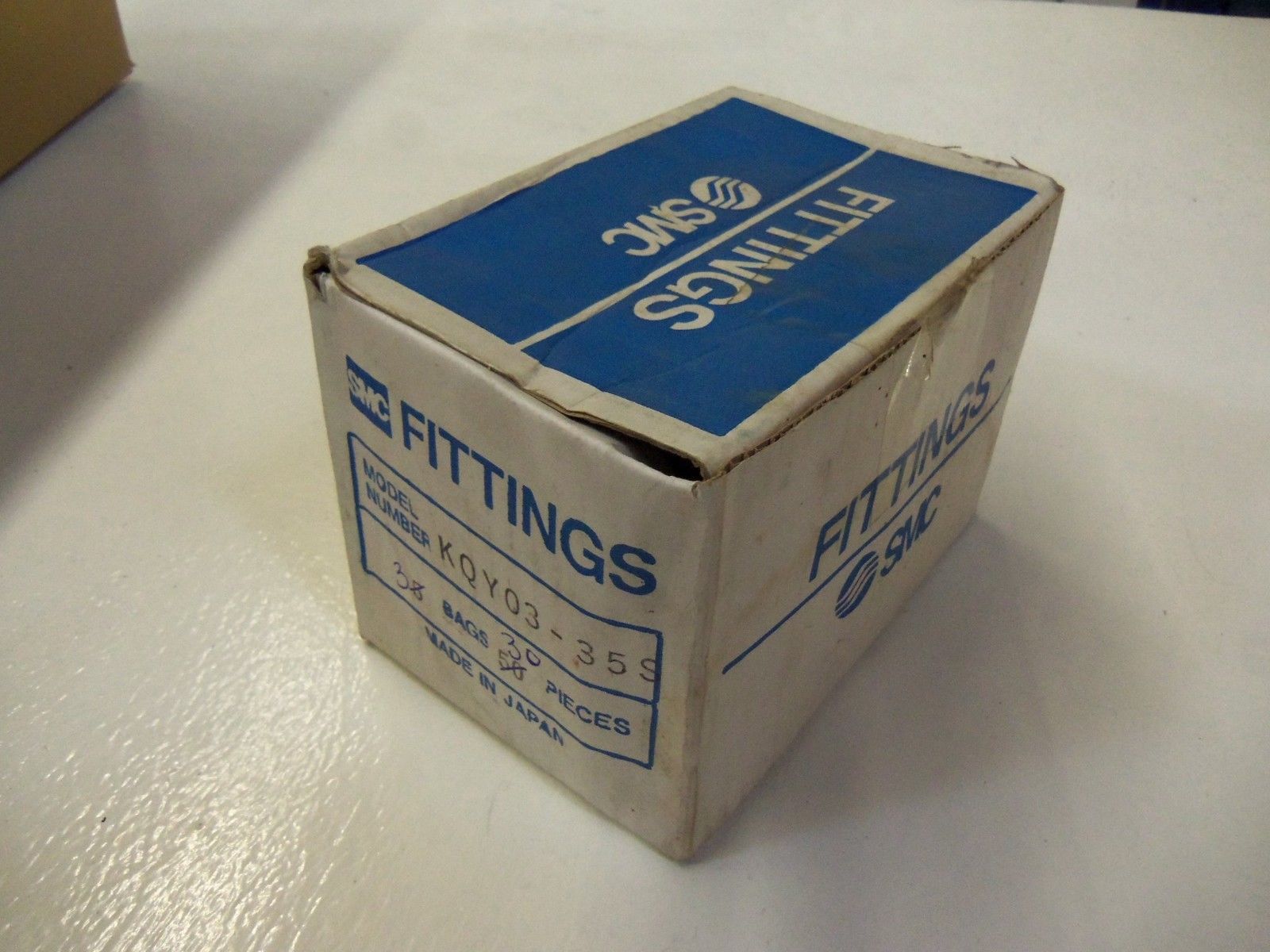 LOT OF 30 SMC KQY03-35S *NEW IN BOX*