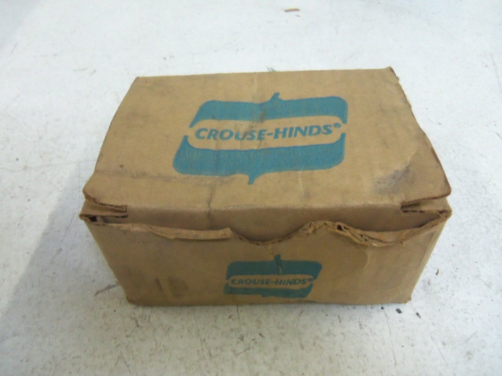 LOT OF 35 CROUSE-HINDS RE32 *NEW IN BOX*