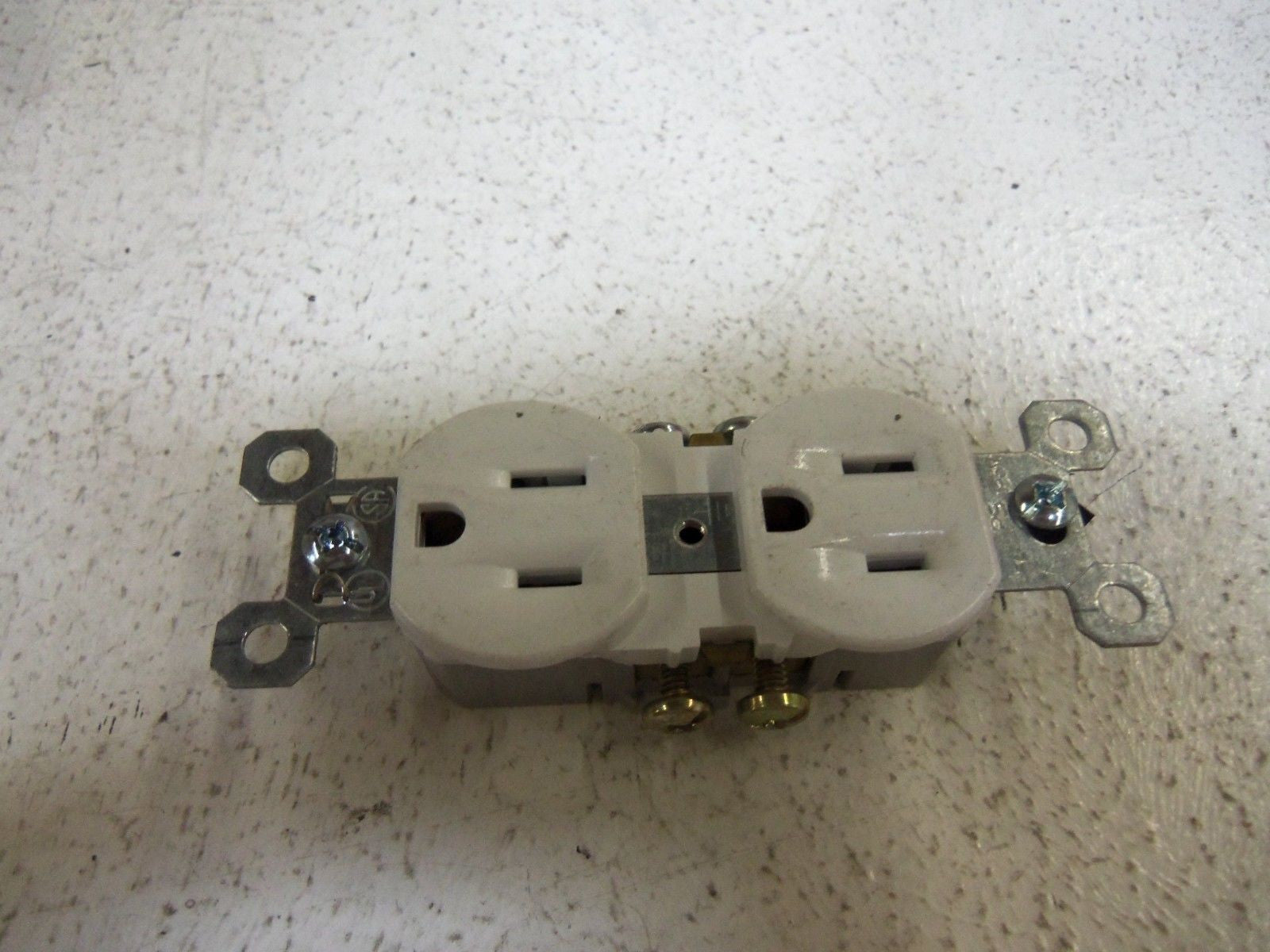 LOT OF 37  PASS & SEYMOUR 3232-SW DUPLEX RECEPTACLE  *NEW IN BOX*