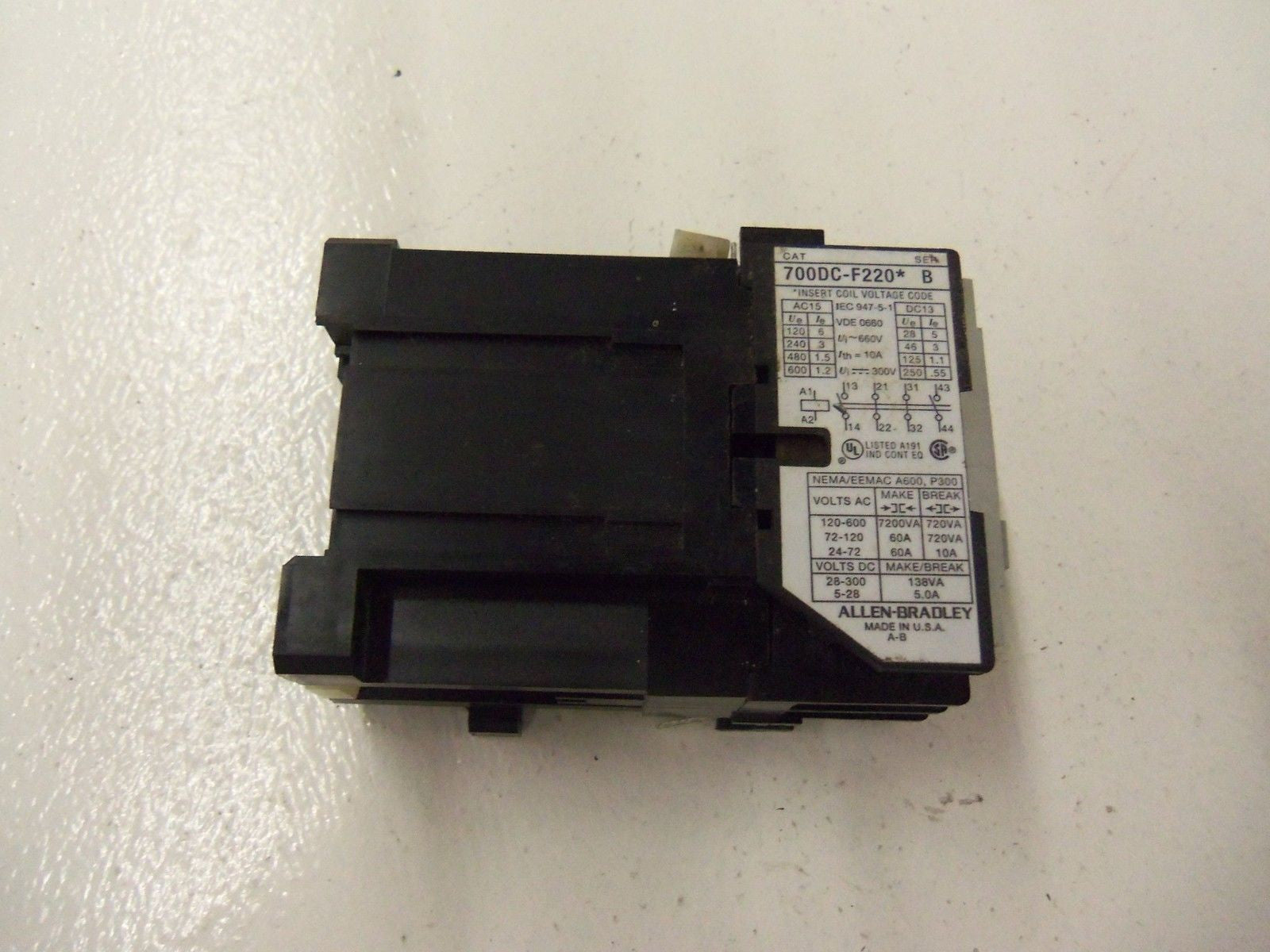 LOT OF 3 ALLEN BRADLEY 700DC-F220* SERIES B  24V *USED*