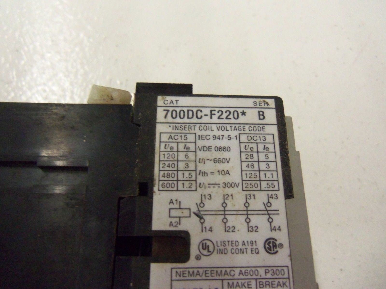 LOT OF 3 ALLEN BRADLEY 700DC-F220* SERIES B  24V *USED*