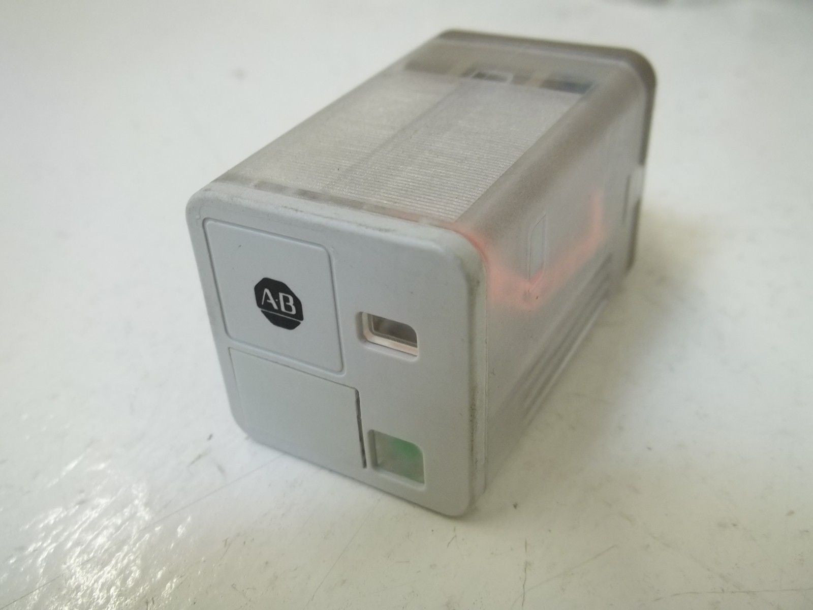 ALLEN BRADLEY 700-HA32Z24-4 SER. C RELAY 24VDC *USED*