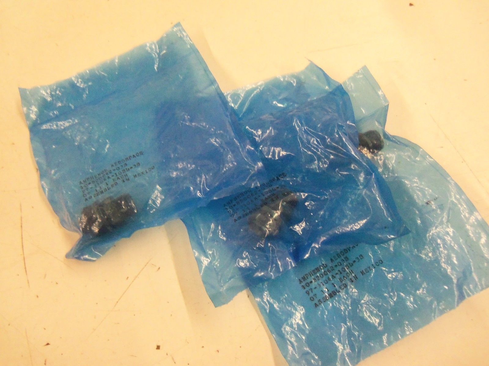 LOT OF 3 AMPHENOL 10-820062-03S *NEW IN FACTORY BAG*