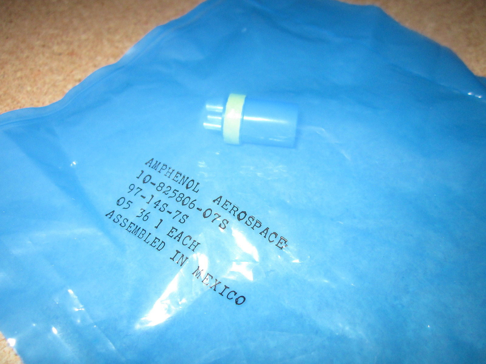 LOT OF 3 AMPHENOL AREOSPACE 10-825806-07S *NEW NO BOX*