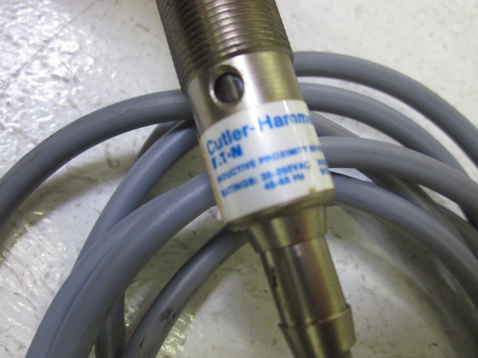 LOT OF 3 CUTLER HAMMER E57MAL18A2 SER.D2 PROXIMITY SENSOR *USED*