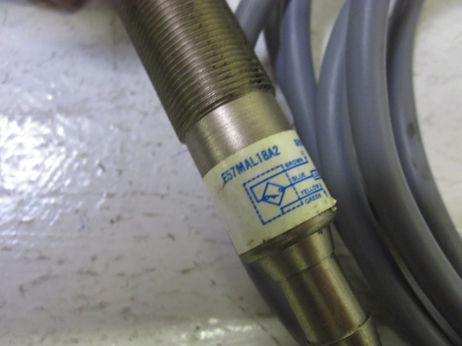 LOT OF 3 CUTLER HAMMER E57MAL18A2 SER.D2 PROXIMITY SENSOR *USED*