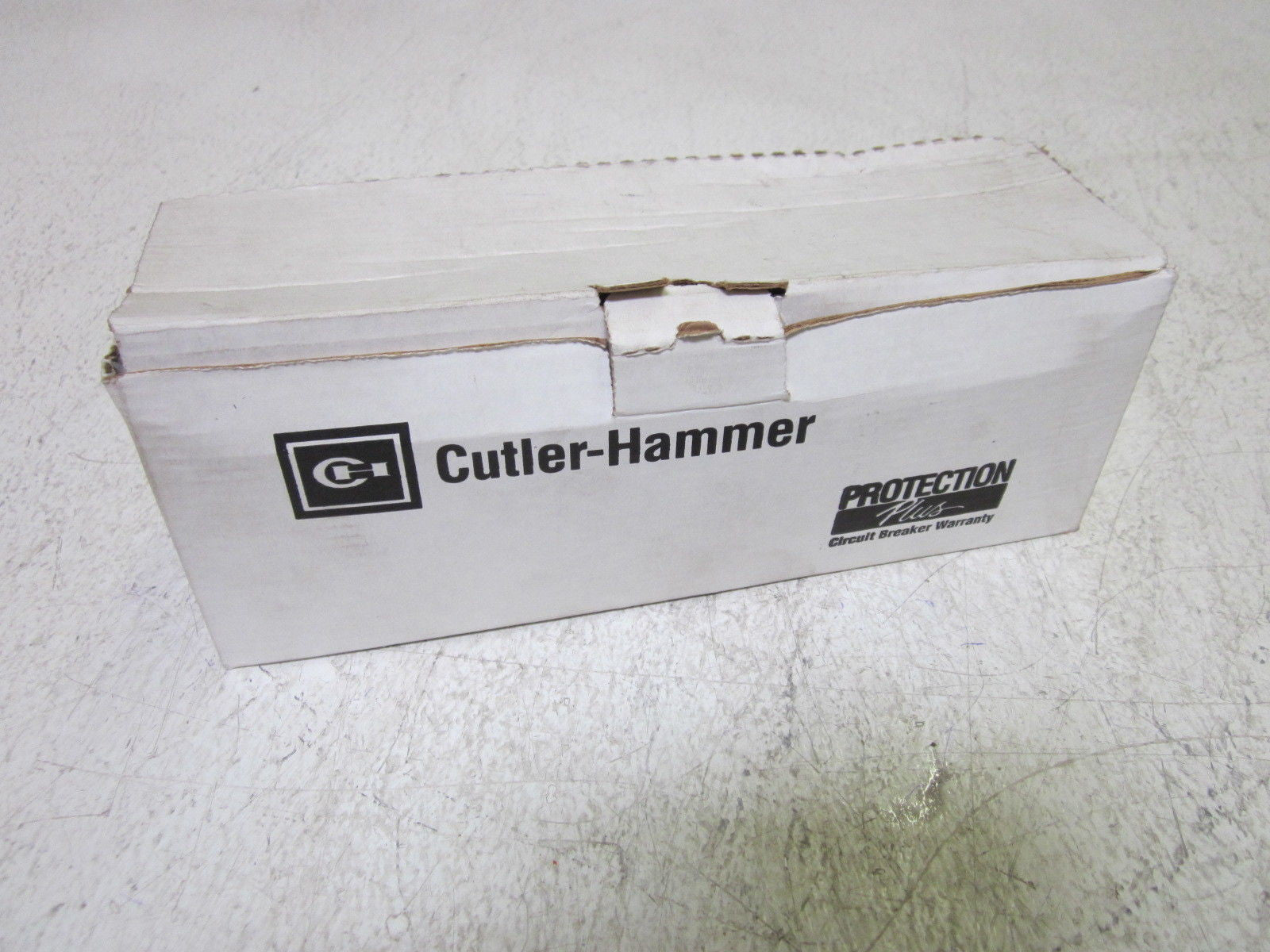 LOT OF 3 CUTLER HAMMER BR215 120/240V CIRCUIT BREAKER *NEW IN BOX*