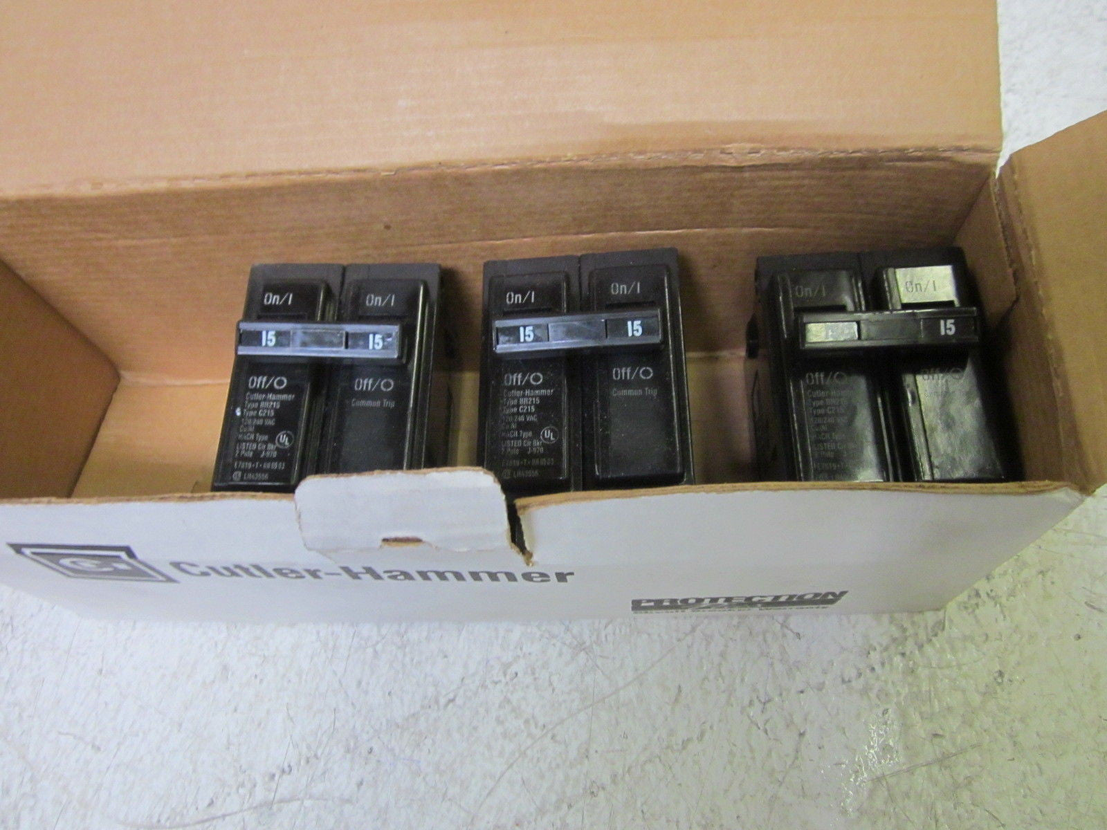 LOT OF 3 CUTLER HAMMER BR215 120/240V CIRCUIT BREAKER *NEW IN BOX*