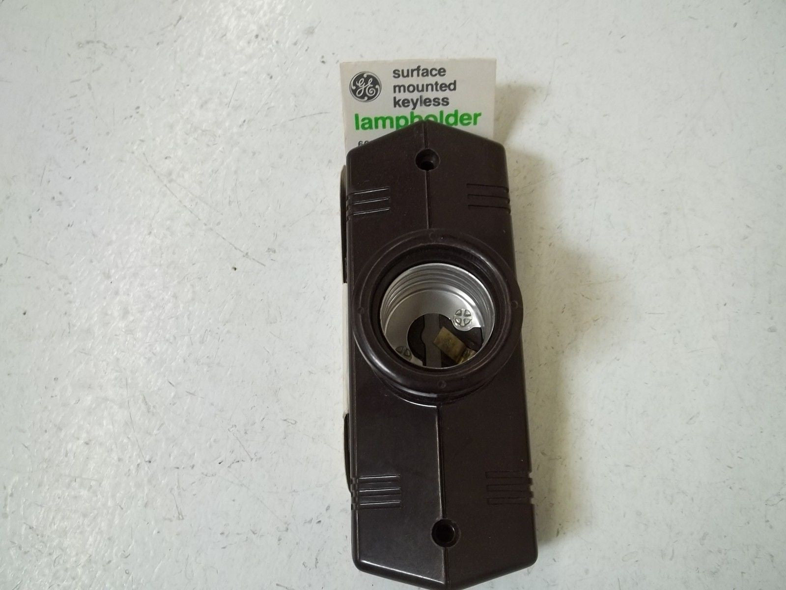 LOT OF 3 GE 1-0395 KEYLESS SURFACE LAMPHOLDER BROWN 660W-250V *NEW IN BOX*