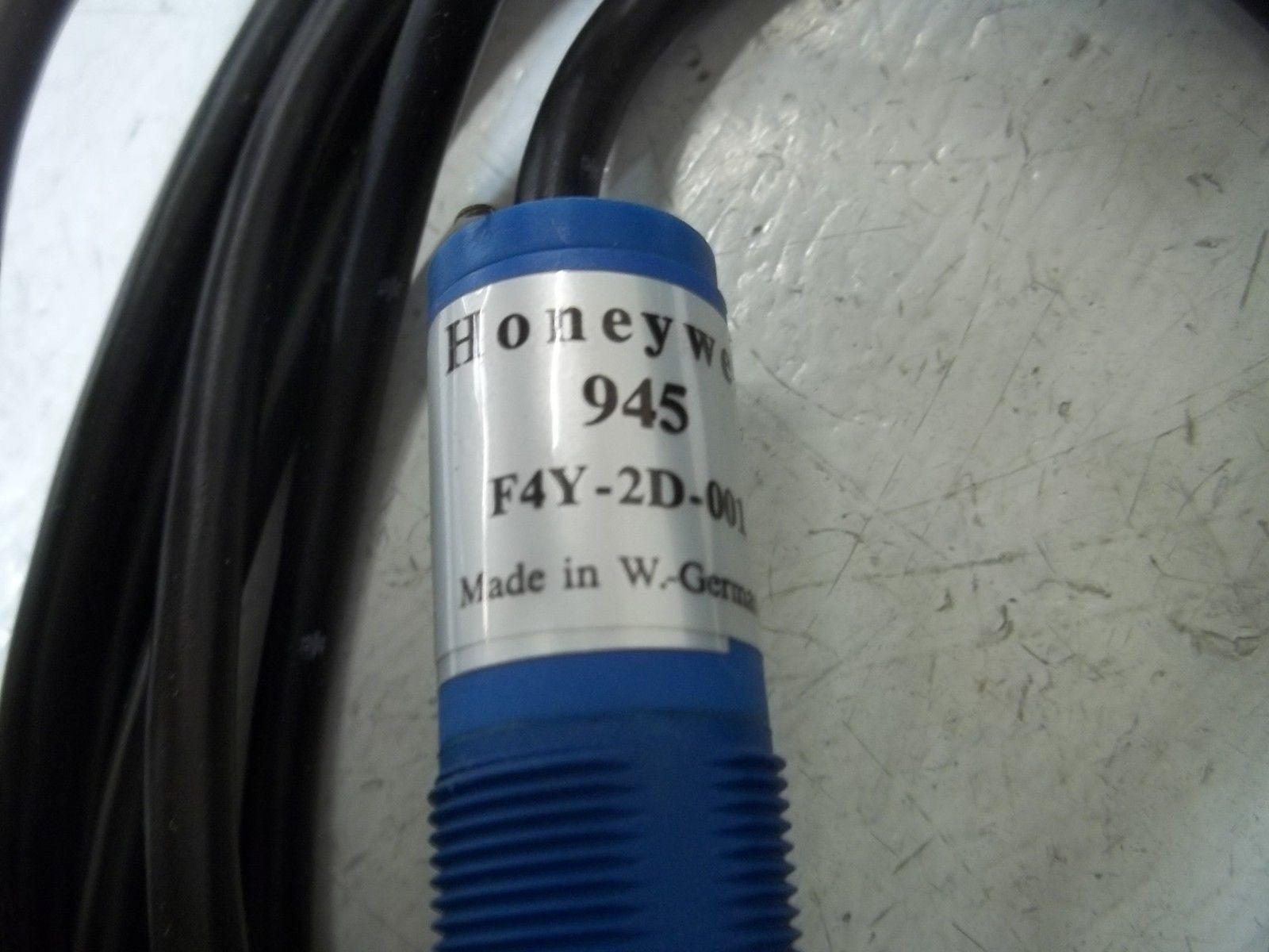 HONEYWELL 945-F4Y-2D-001 ULTRASONIC SENSOR *NEW IN BOX*