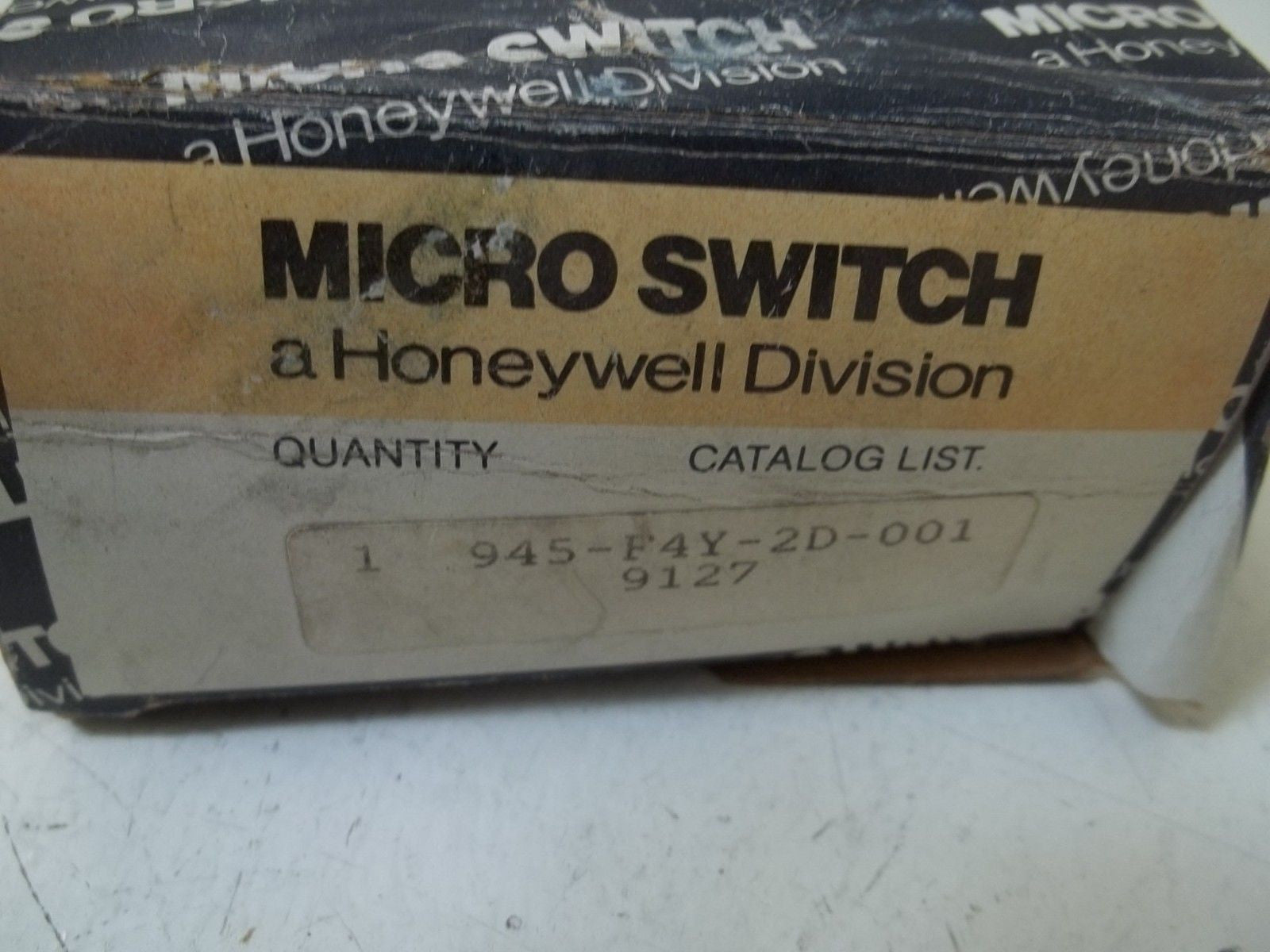 HONEYWELL 945-F4Y-2D-001 ULTRASONIC SENSOR *NEW IN BOX*