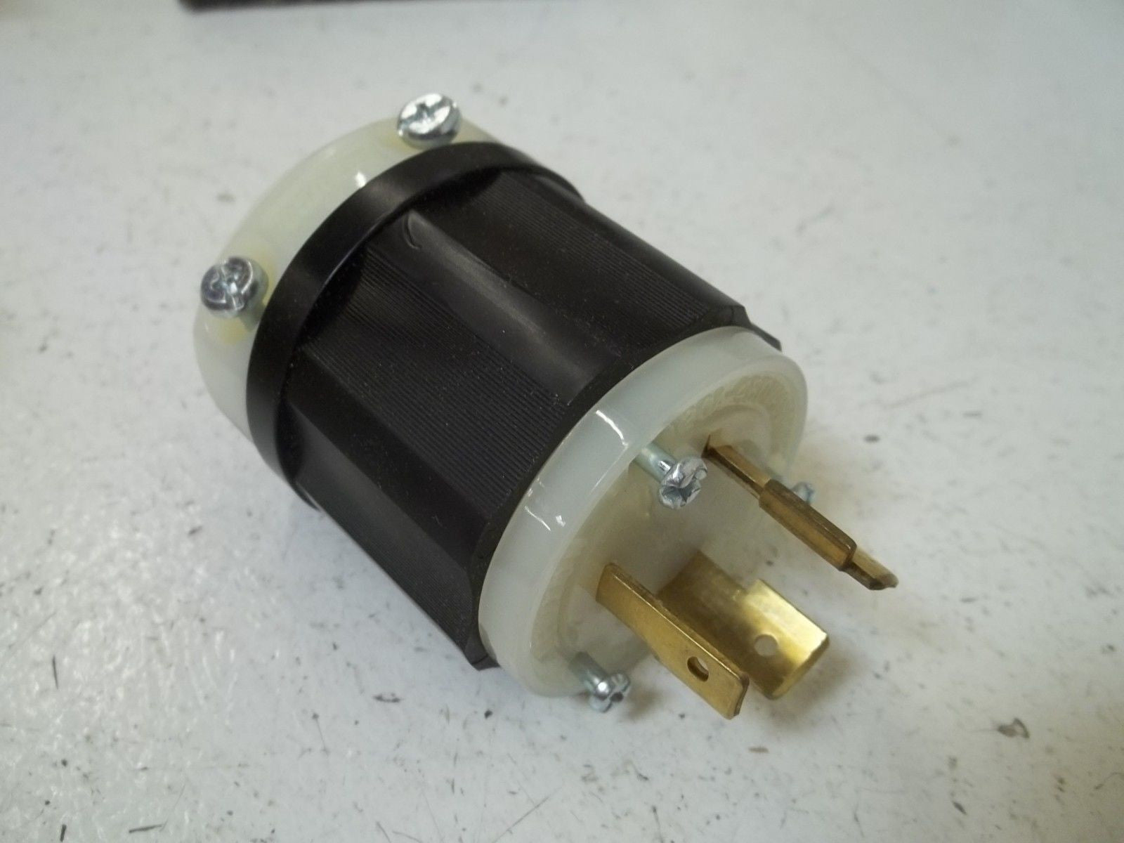 LOT OF 3 LEVITON 2341 LOCKING PLUG *NEW IN BOX*