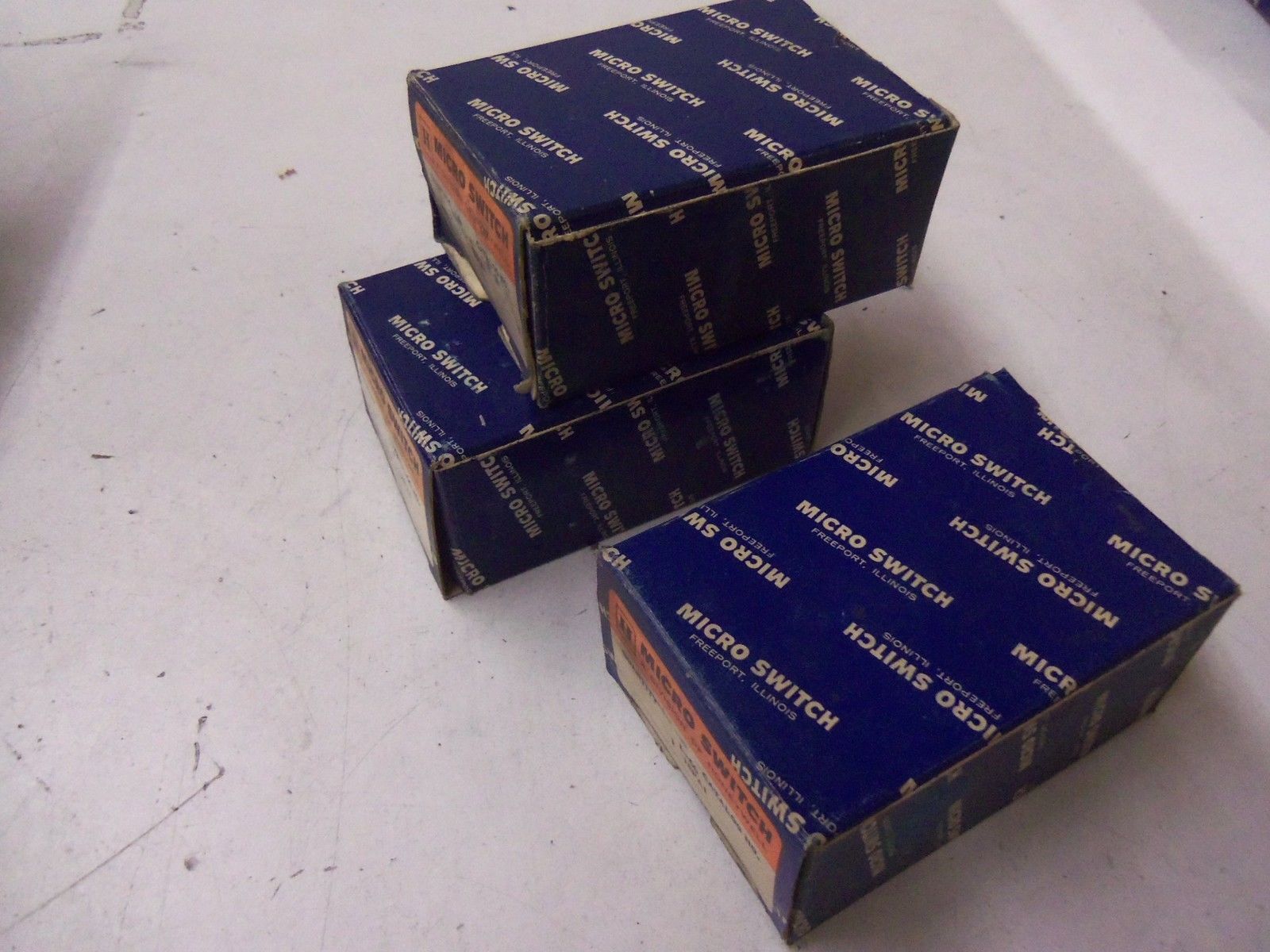 LOT OF 3 MICROSWITCH 18PAI *NEW IN BOX*