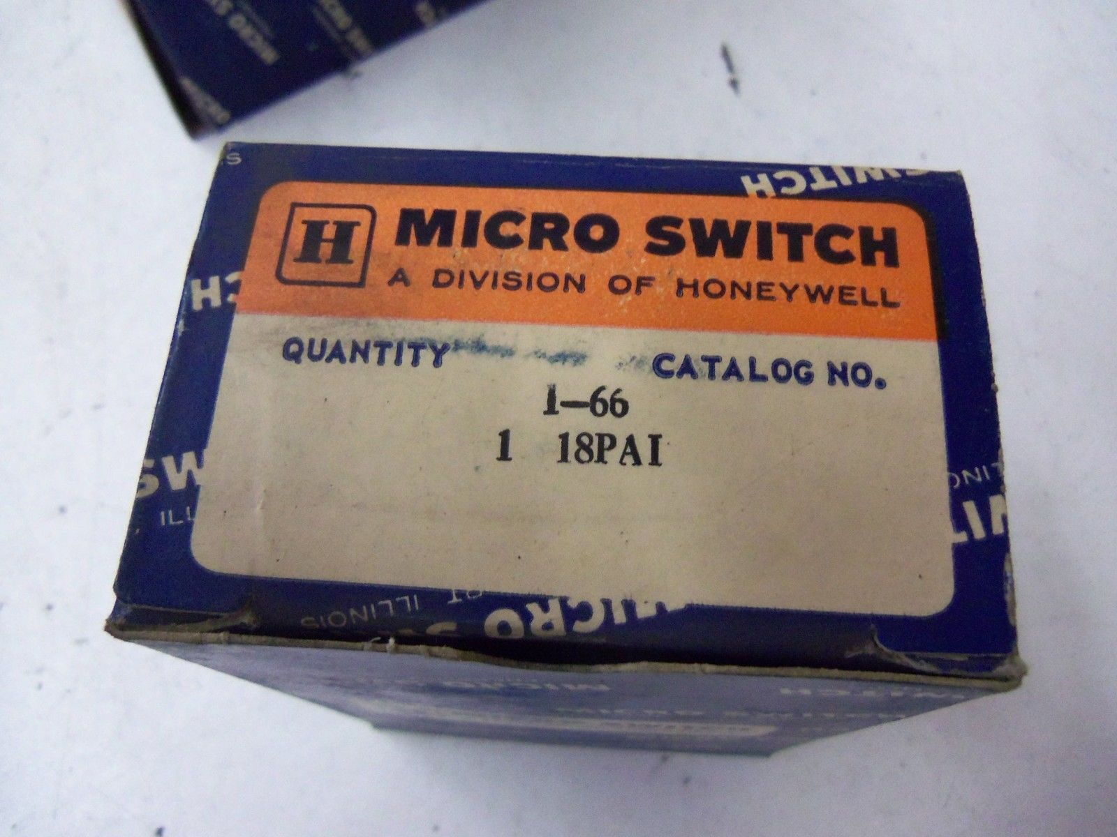 LOT OF 3 MICROSWITCH 18PAI *NEW IN BOX*