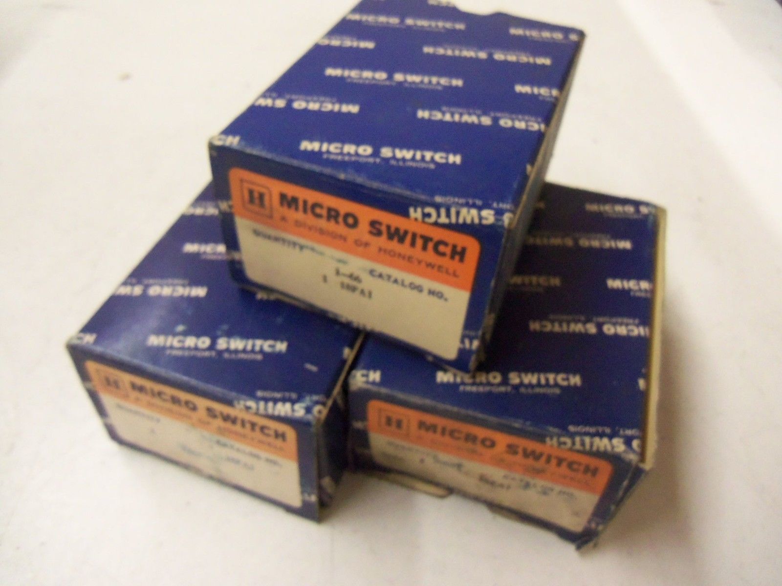 LOT OF 3 MICROSWITCH 18PAI *NEW IN BOX*