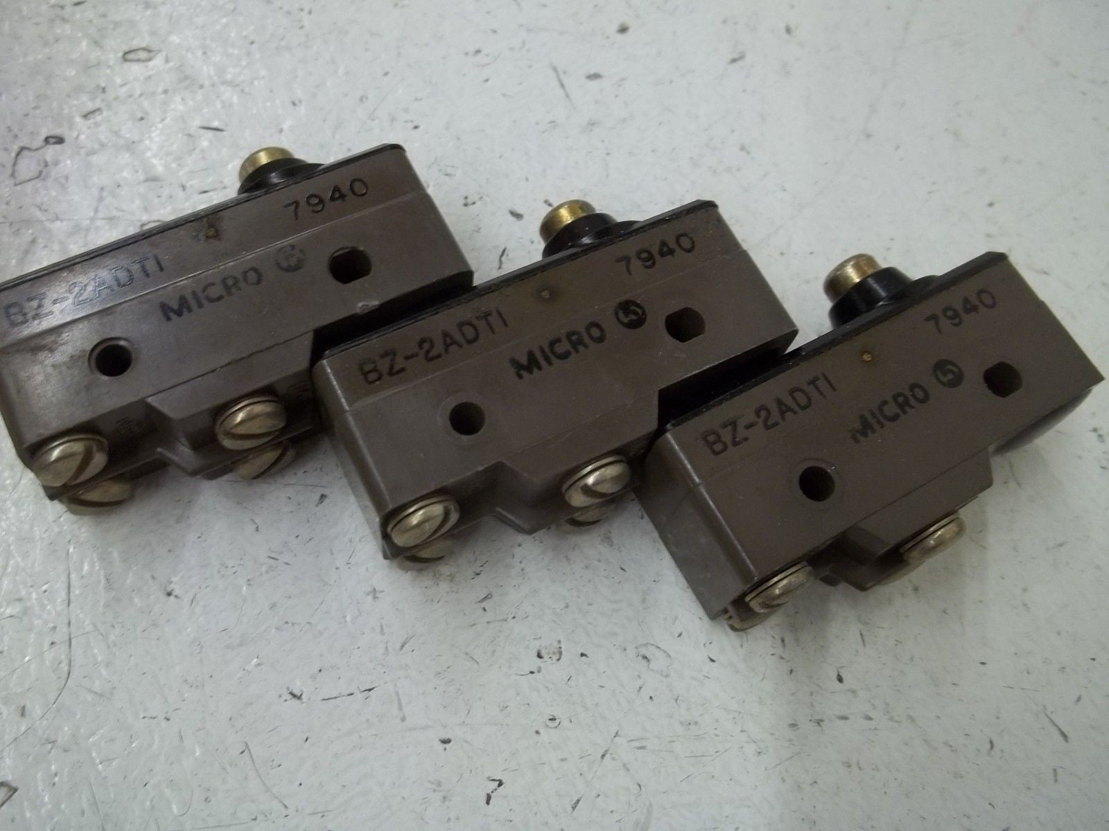 LOT OF 3 MICROSWITCH BZ-2ADT1 LIMIT SWITCH *USED*