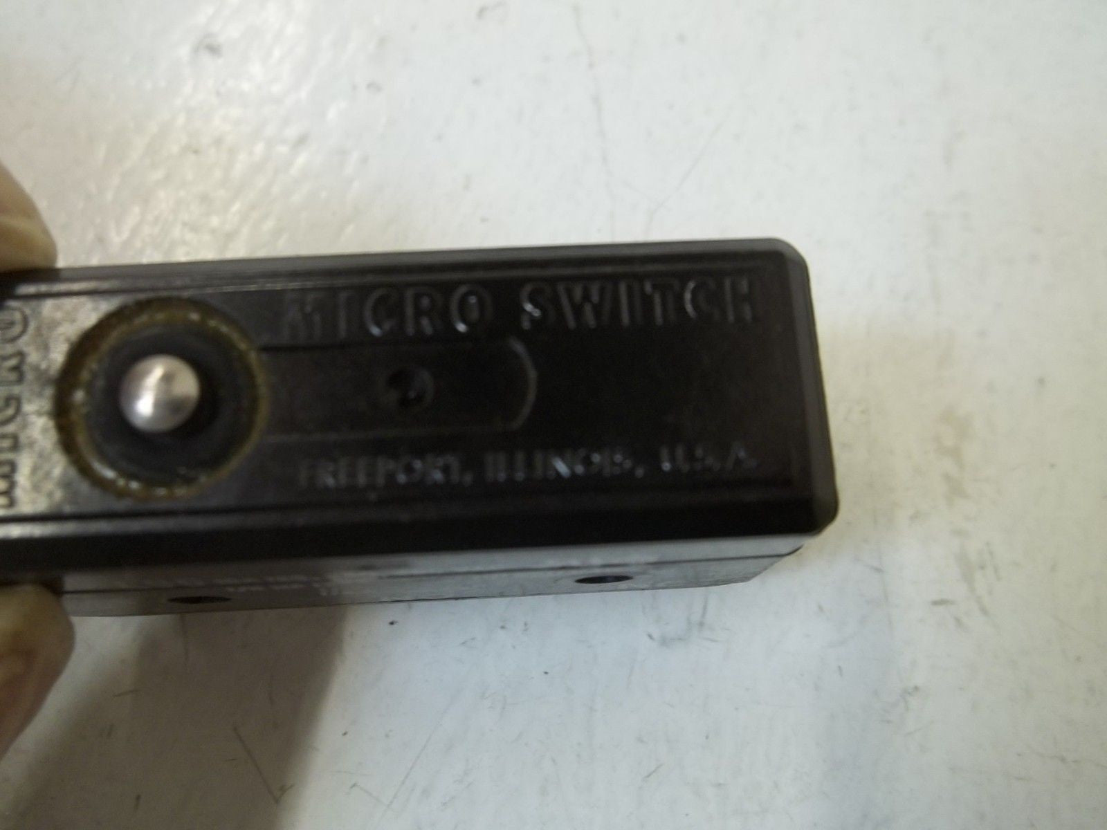LOT OF 3 MICROSWITCH BZ-2R55-P4-S LIMIT SWITCH *USED*
